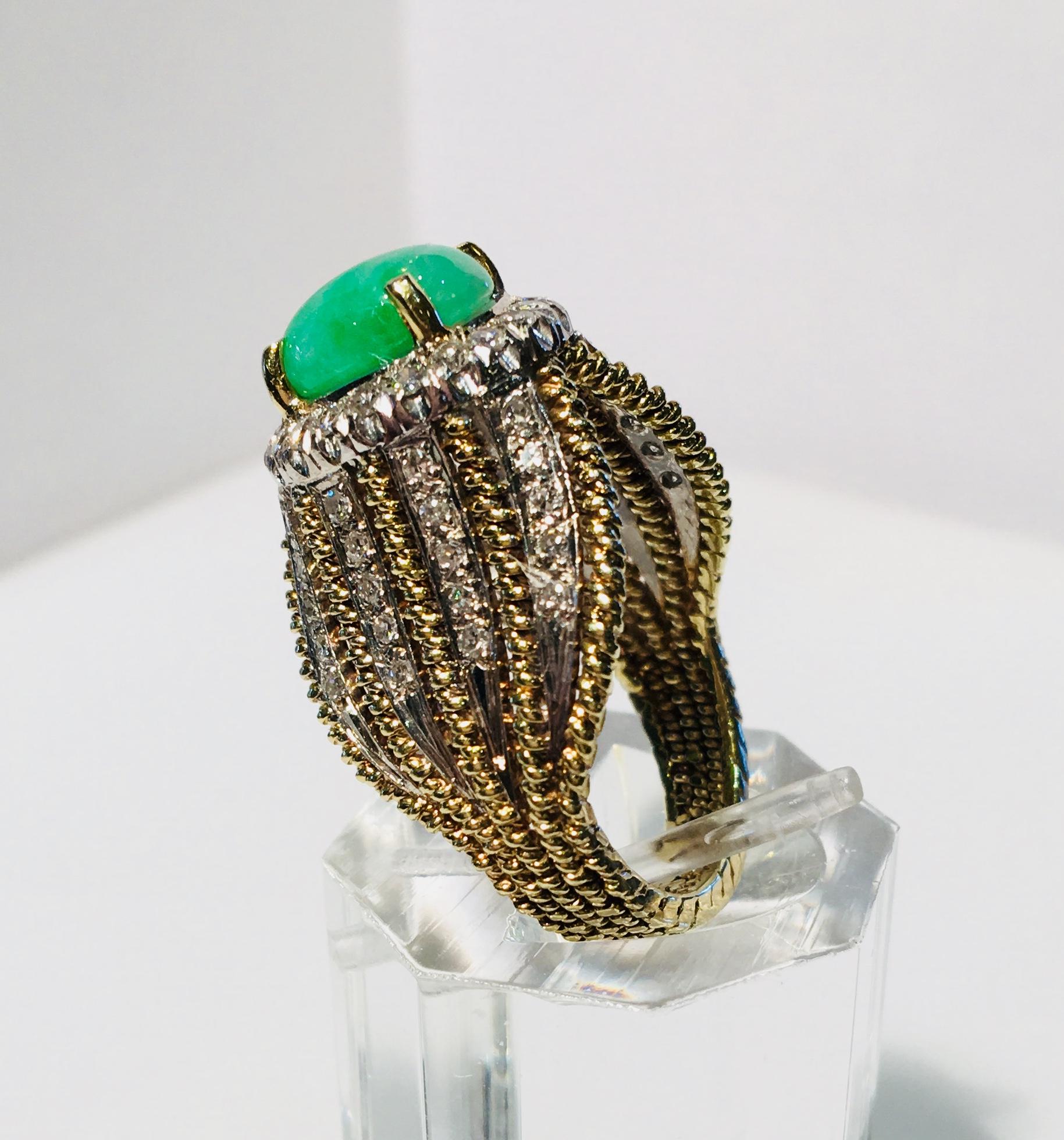 Ovaler ovaler grüner Jade Diamant Halo Gelbgold Mode Ring mit 1 Karat Diamanten im Angebot 3