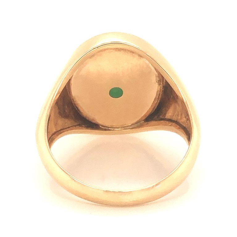 Bague en jade vert ovale, or jaune 14 carats en vente 2