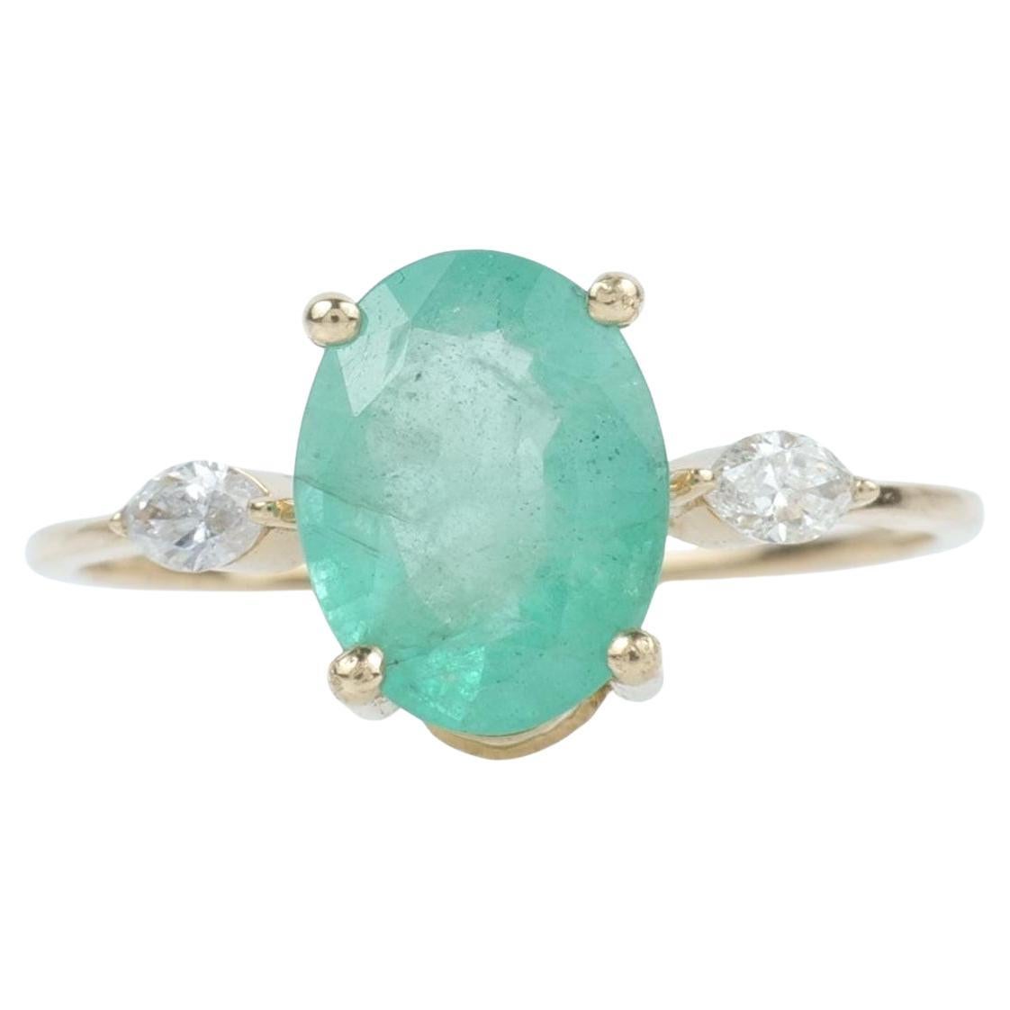 Oval Green Natural Emerald Diamond Gemstone Ring in 14k Solid Gold (Certified) For Sale