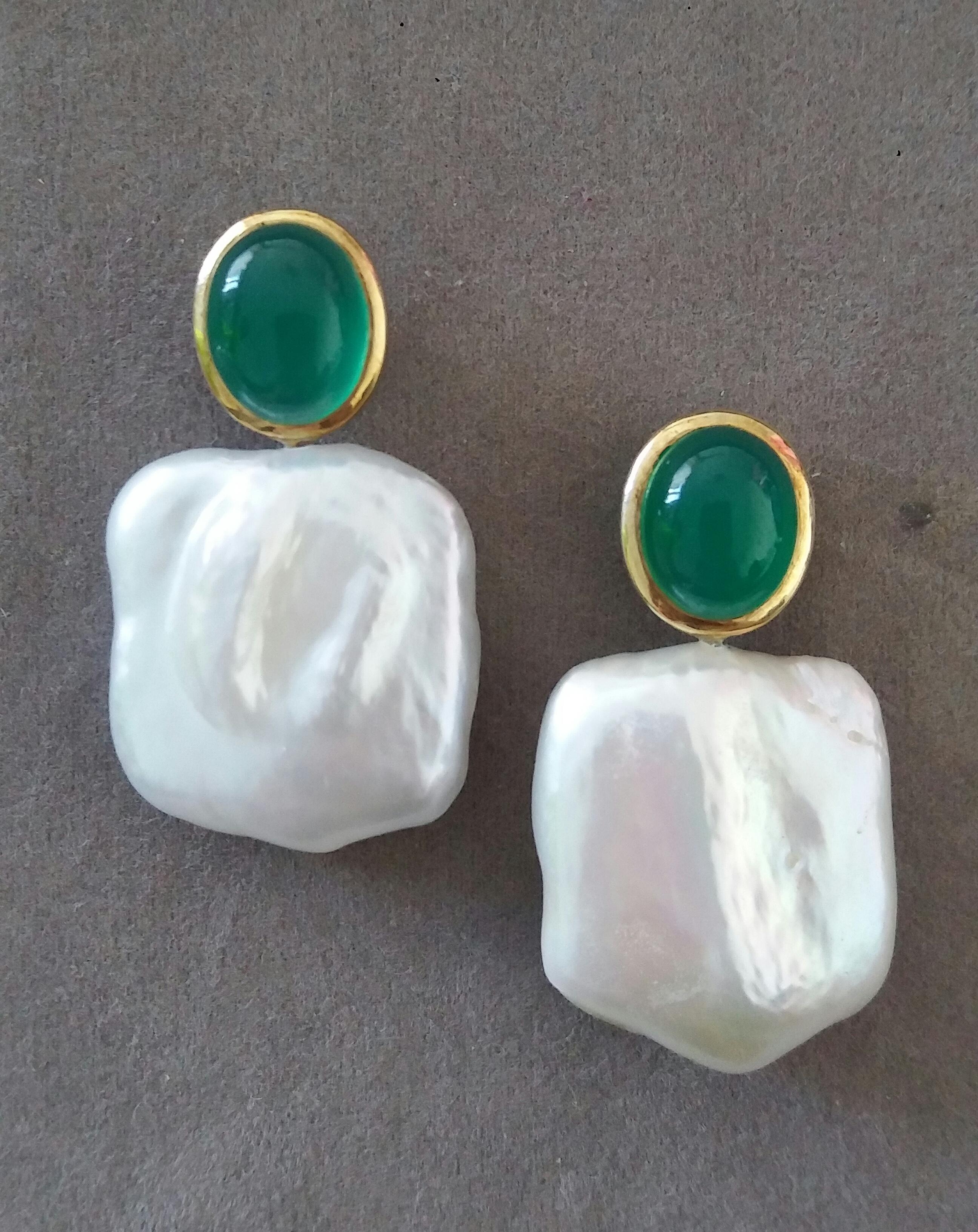 Mixed Cut Oval Green Onyx Cabs 14 Kt Yellow Gold Bezel Square Baroque Pearls Stud Earrings For Sale