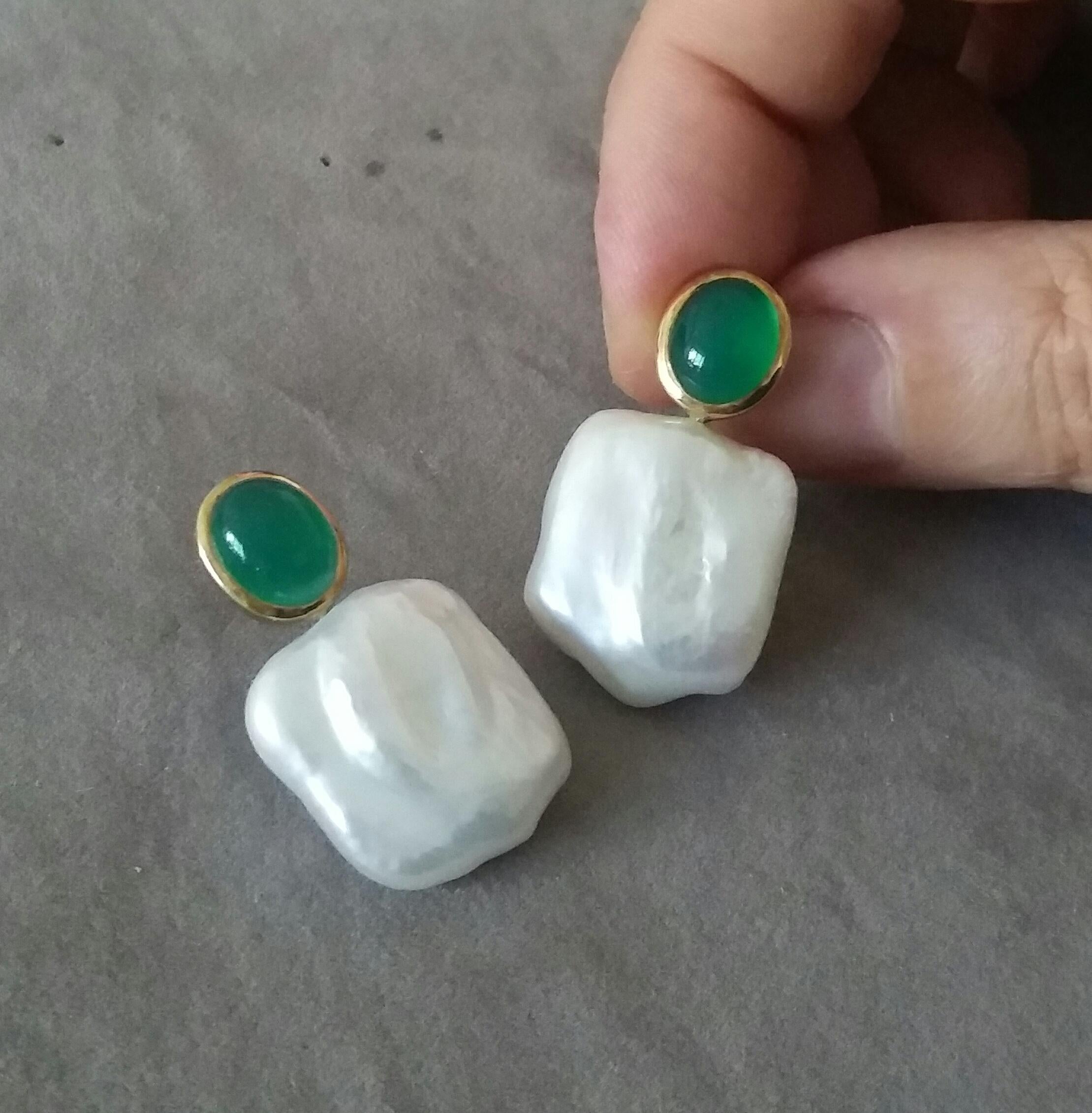 Oval Green Onyx Cabs 14 Kt Yellow Gold Bezel Square Baroque Pearls Stud Earrings For Sale 2