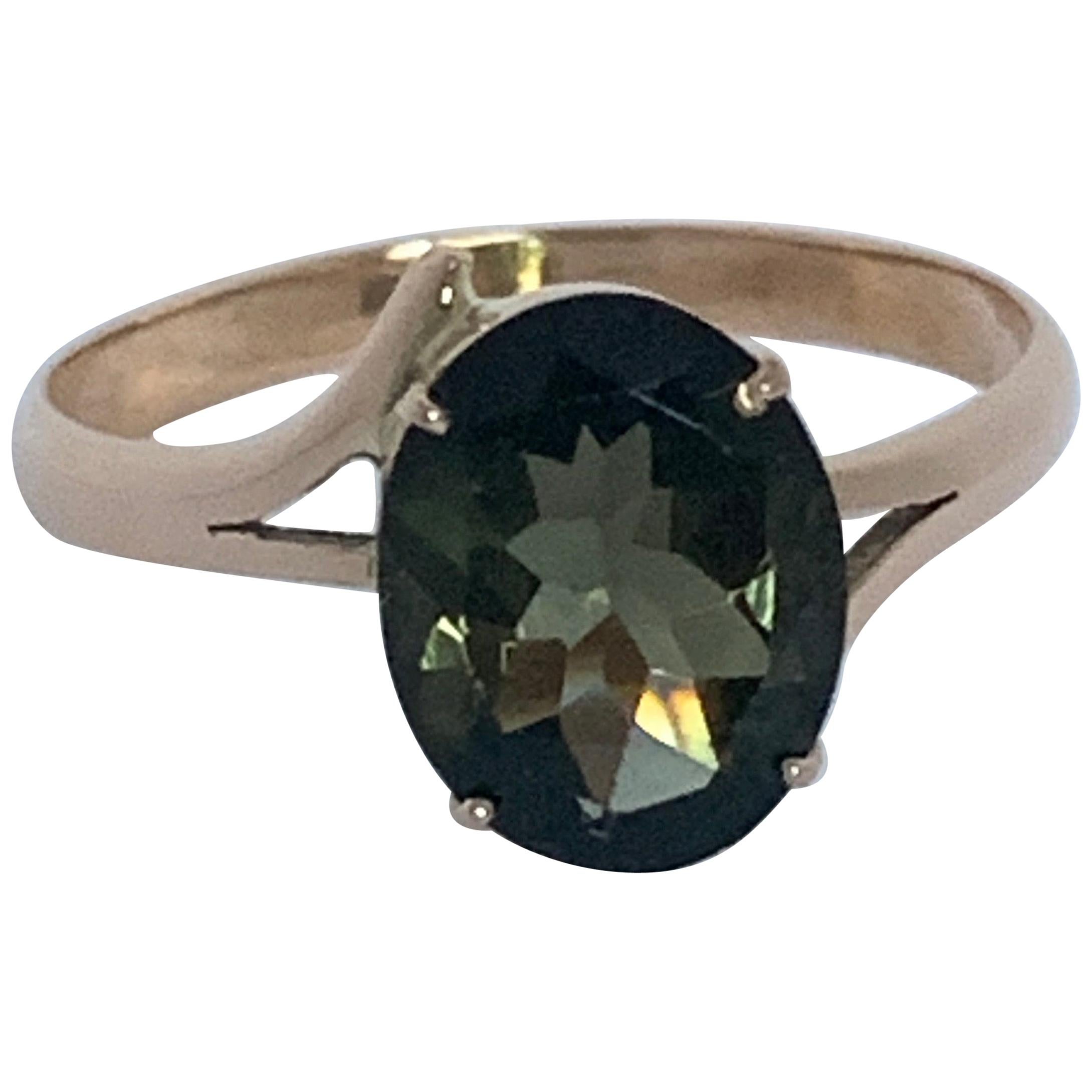14K Yellow Gold Oval Green Tourmaline Ring  For Sale