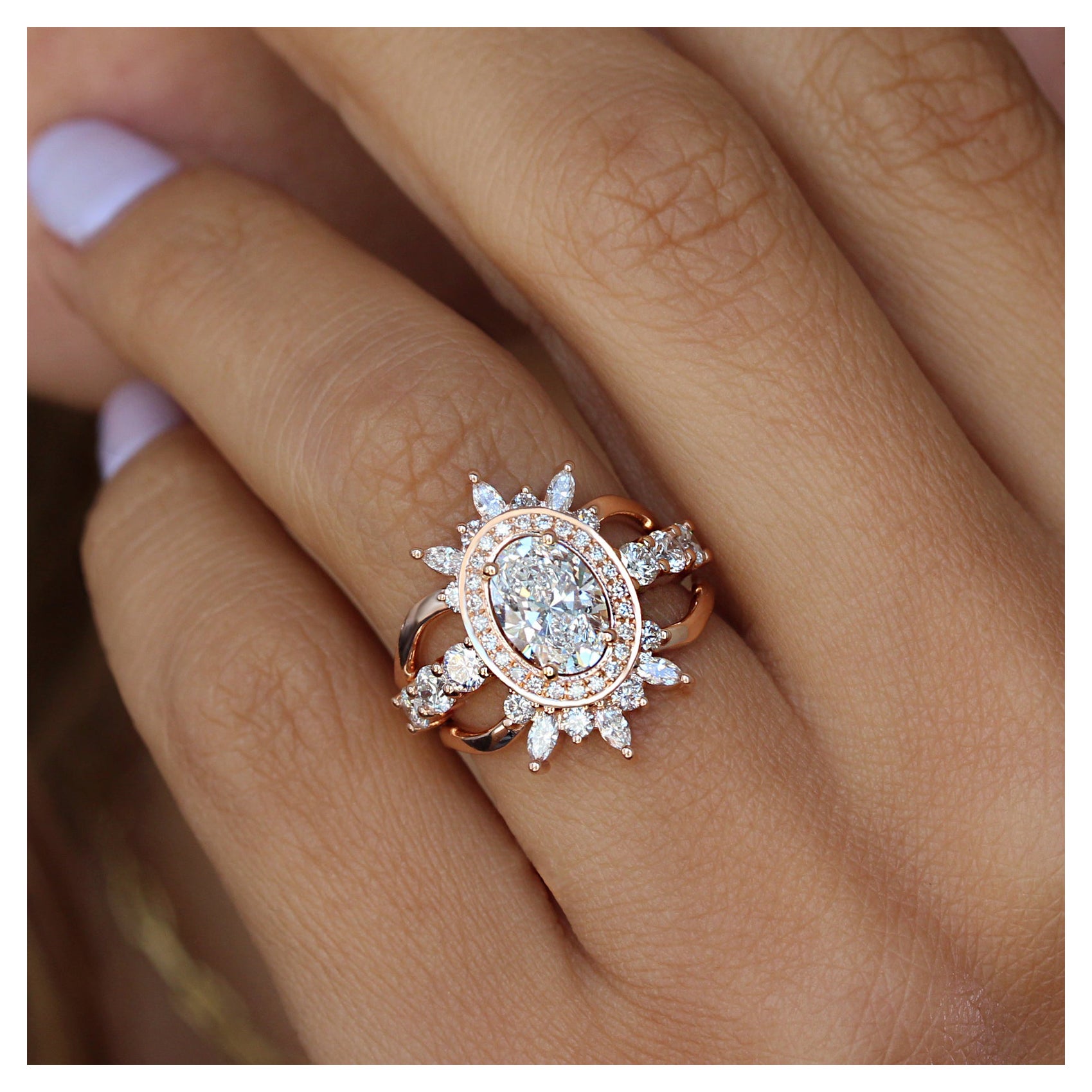 Oval Halo Diamant Verlobungsring & Krone Nesting Bands, Hochzeit Drei Ringe Set im Angebot