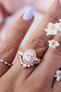 Ovaler Diamant Einzigartiger Verlobungsring mit Perlenbesatz und zwei Ringen