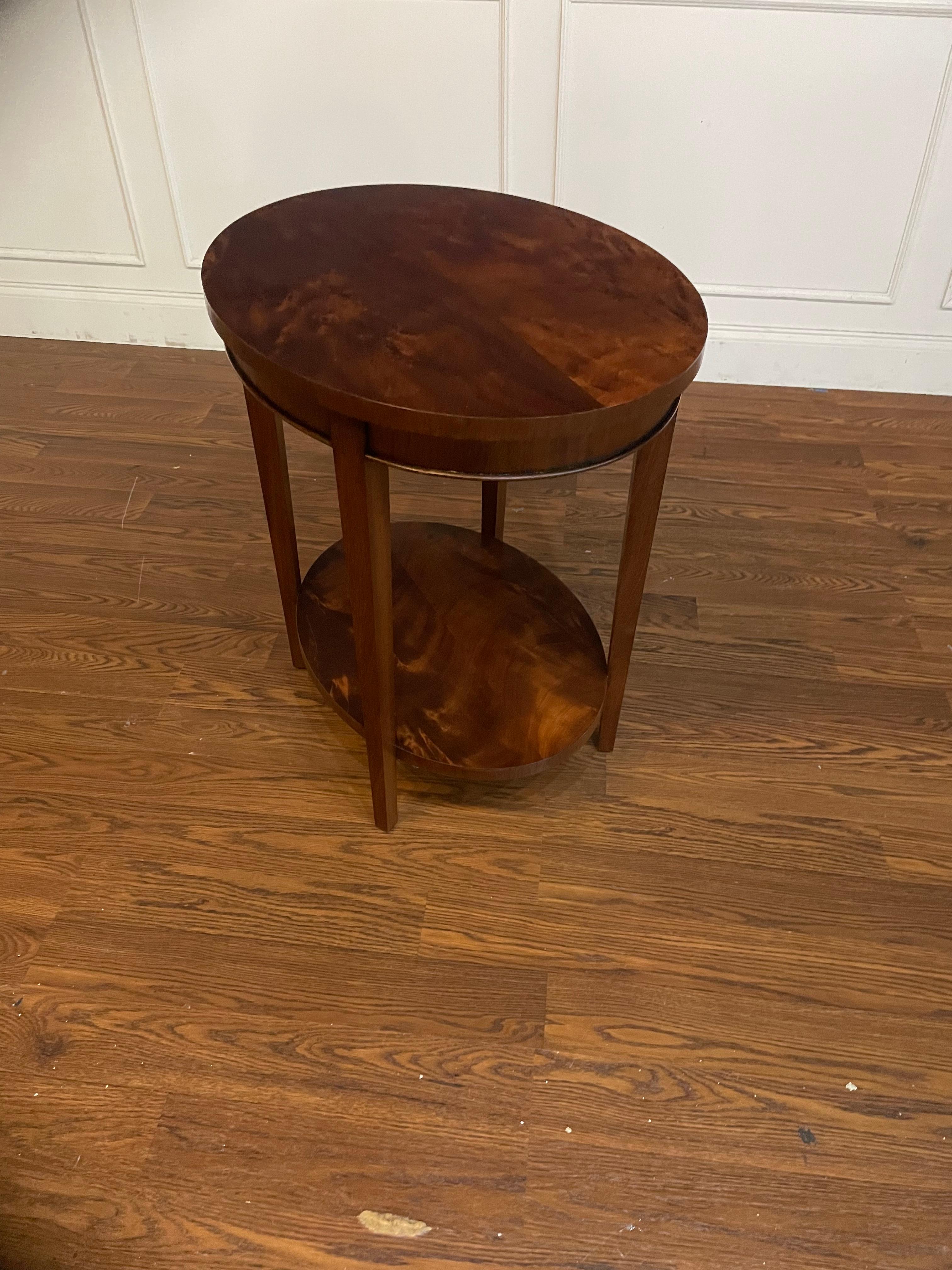Oval Hepplewhite Style Mahogany Side Table In New Condition For Sale In Suwanee, GA