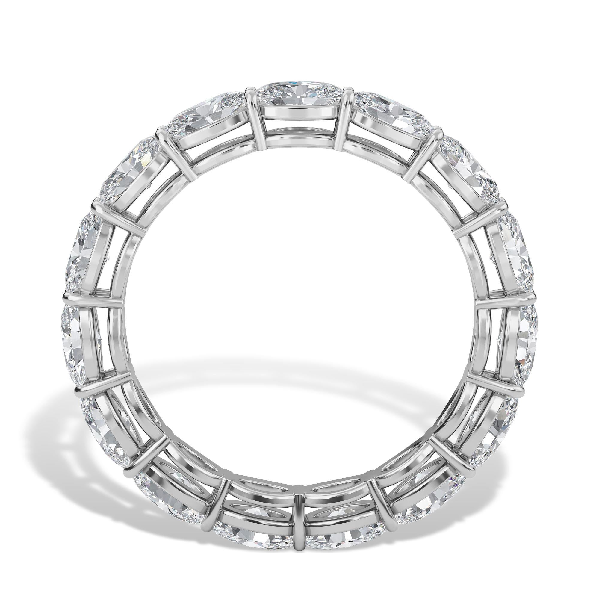 Ovaler horizontaler Diamant-Eternity-Ring, 2.90TCW im Zustand „Neu“ im Angebot in Cedarhurst, NY