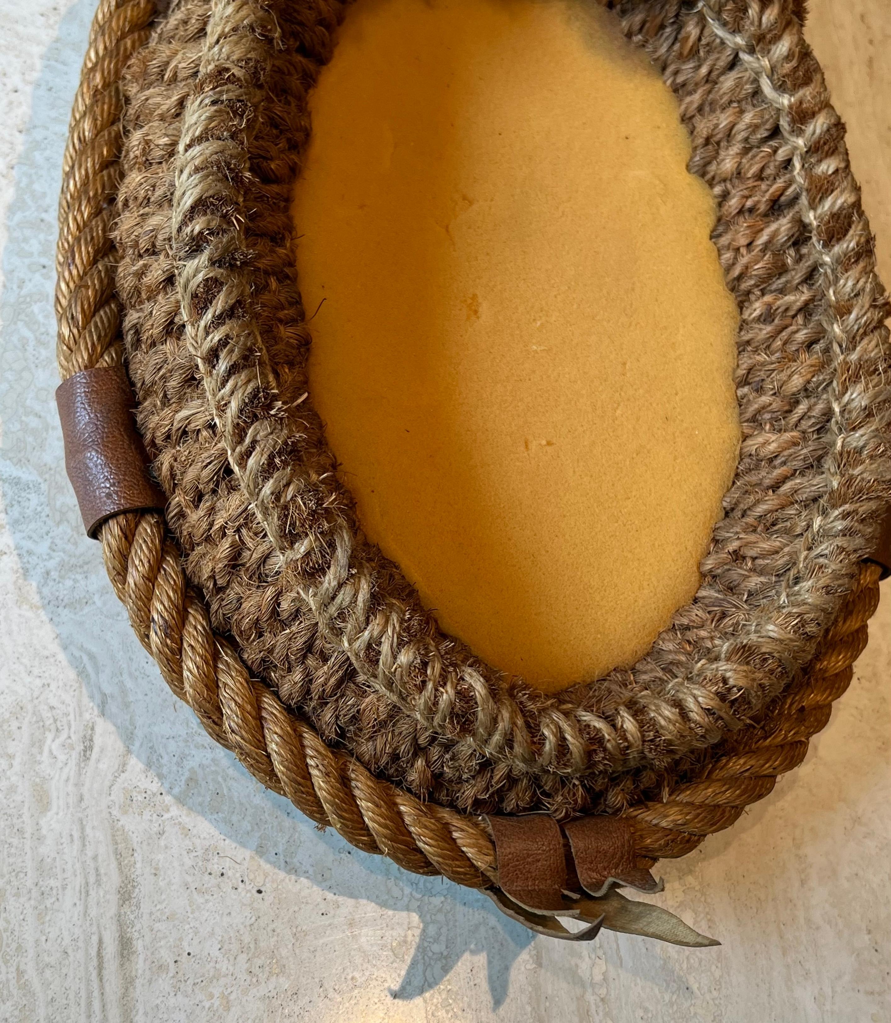 Specchio ovale con collare di cavallo in corda e pelle di Audoux Minet in vendita 4