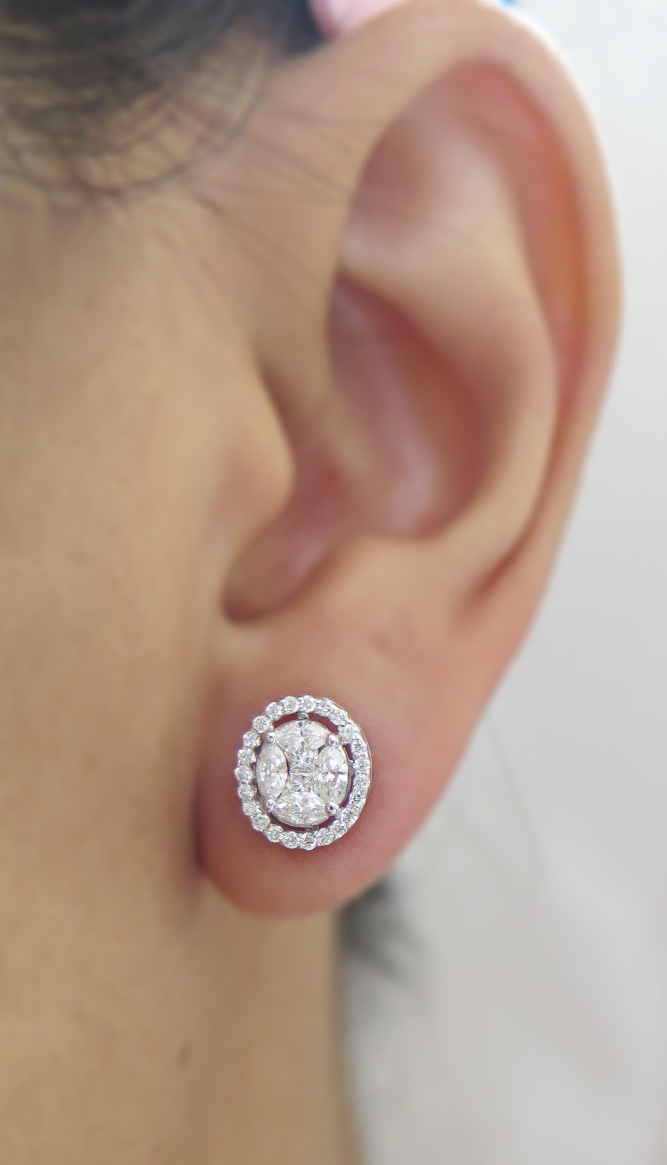 Modern Oval Illusion Diamond Earring Stud in 18 Karat White Gold For Sale