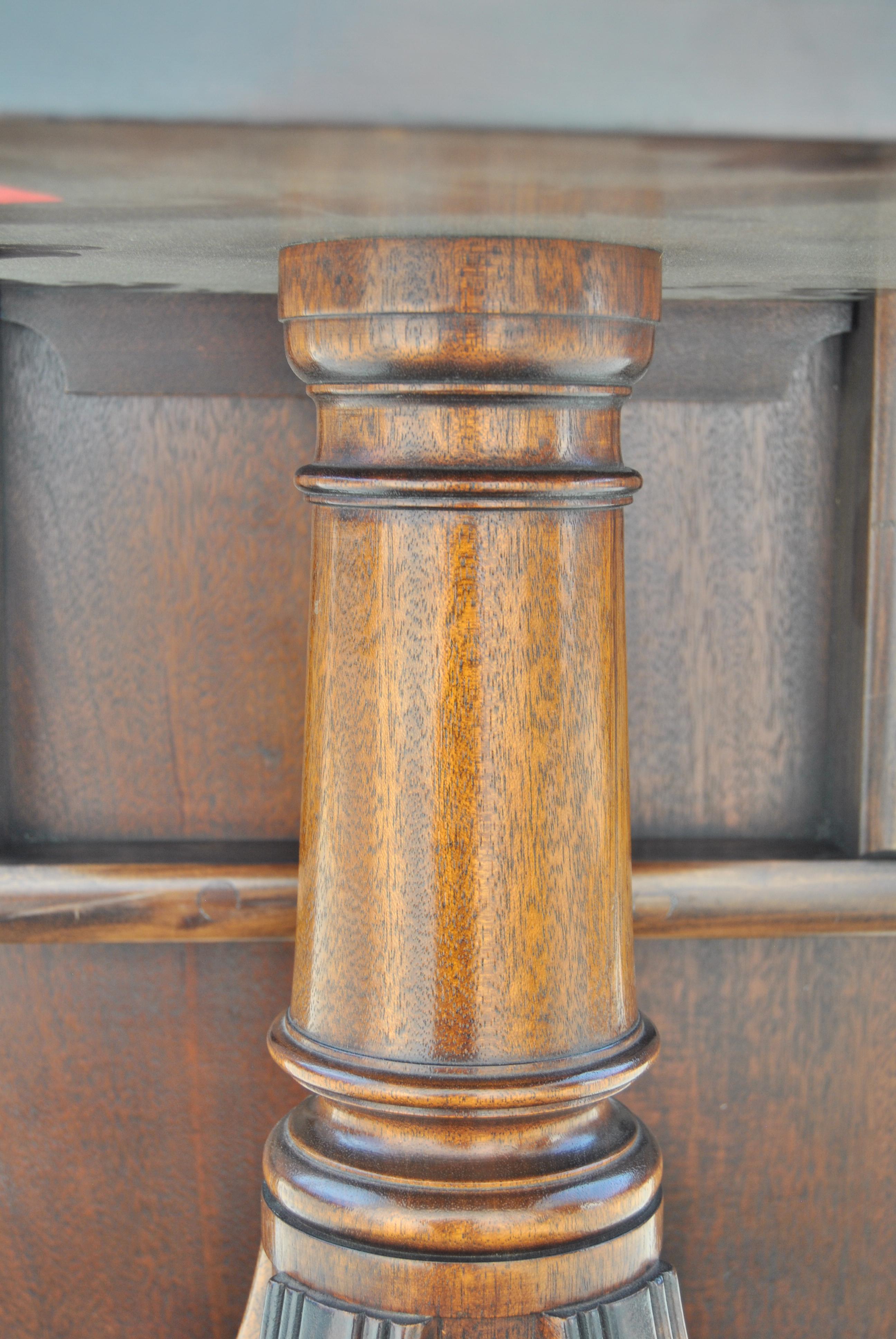Oval Inlaid / Banded Mahogany English Tilt-Top Table 1