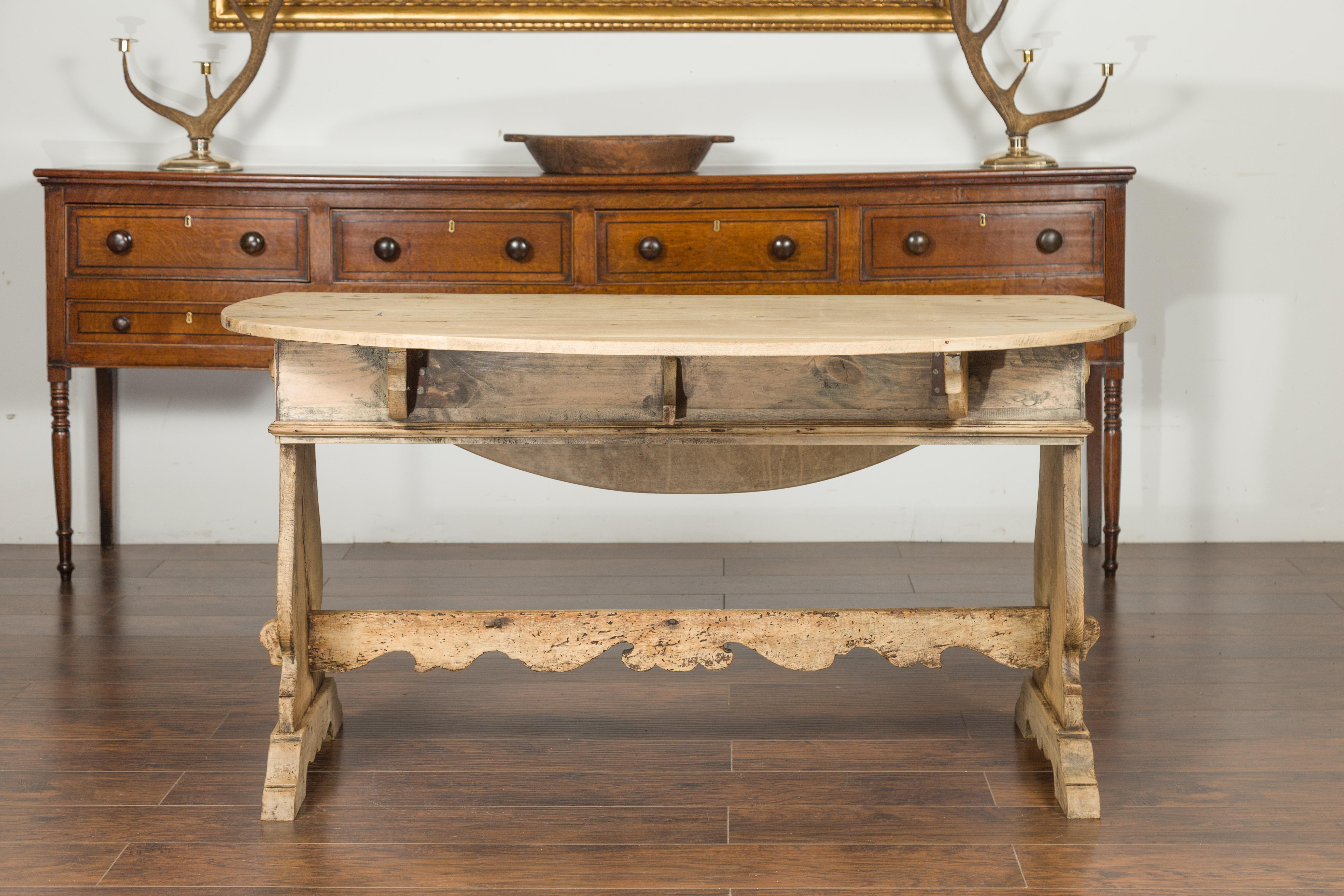 Oval Italian 1800s Bleached Walnut Drop-Leaf Trestle Table with Drawers For Sale 13