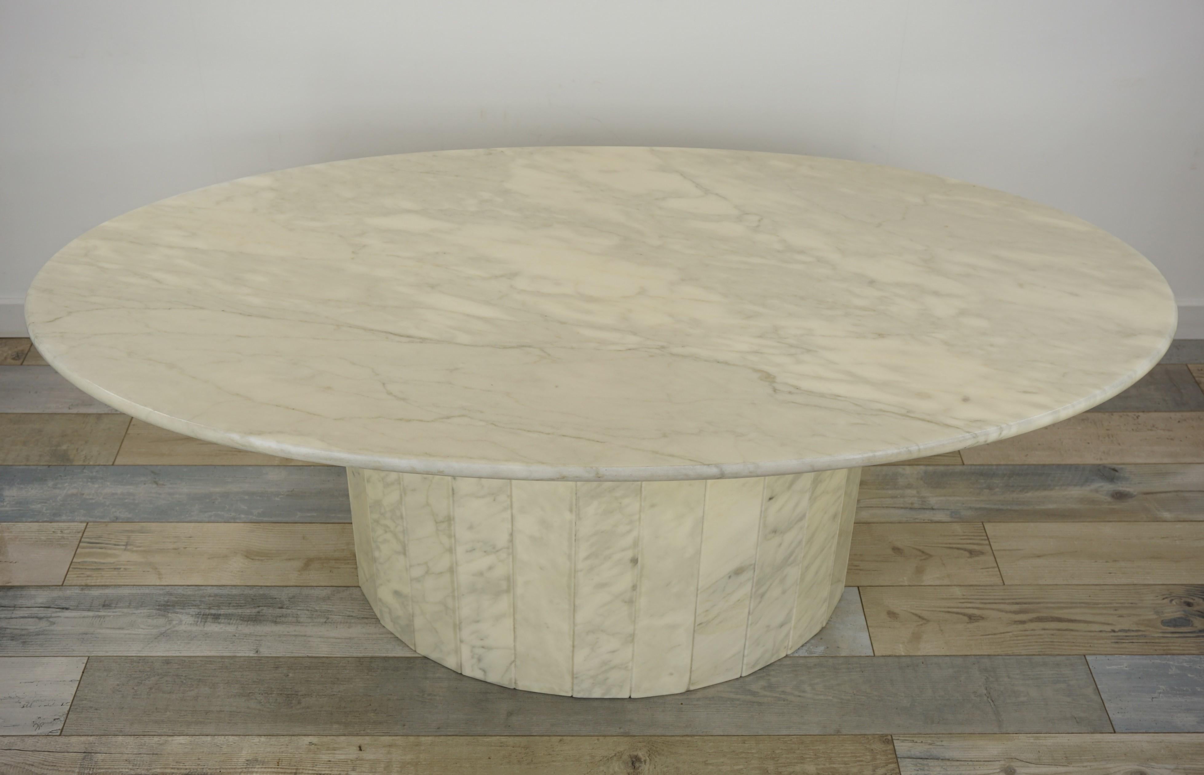 20th Century Oval Italian Design Marble Coffee Table Hollywood Regency Style