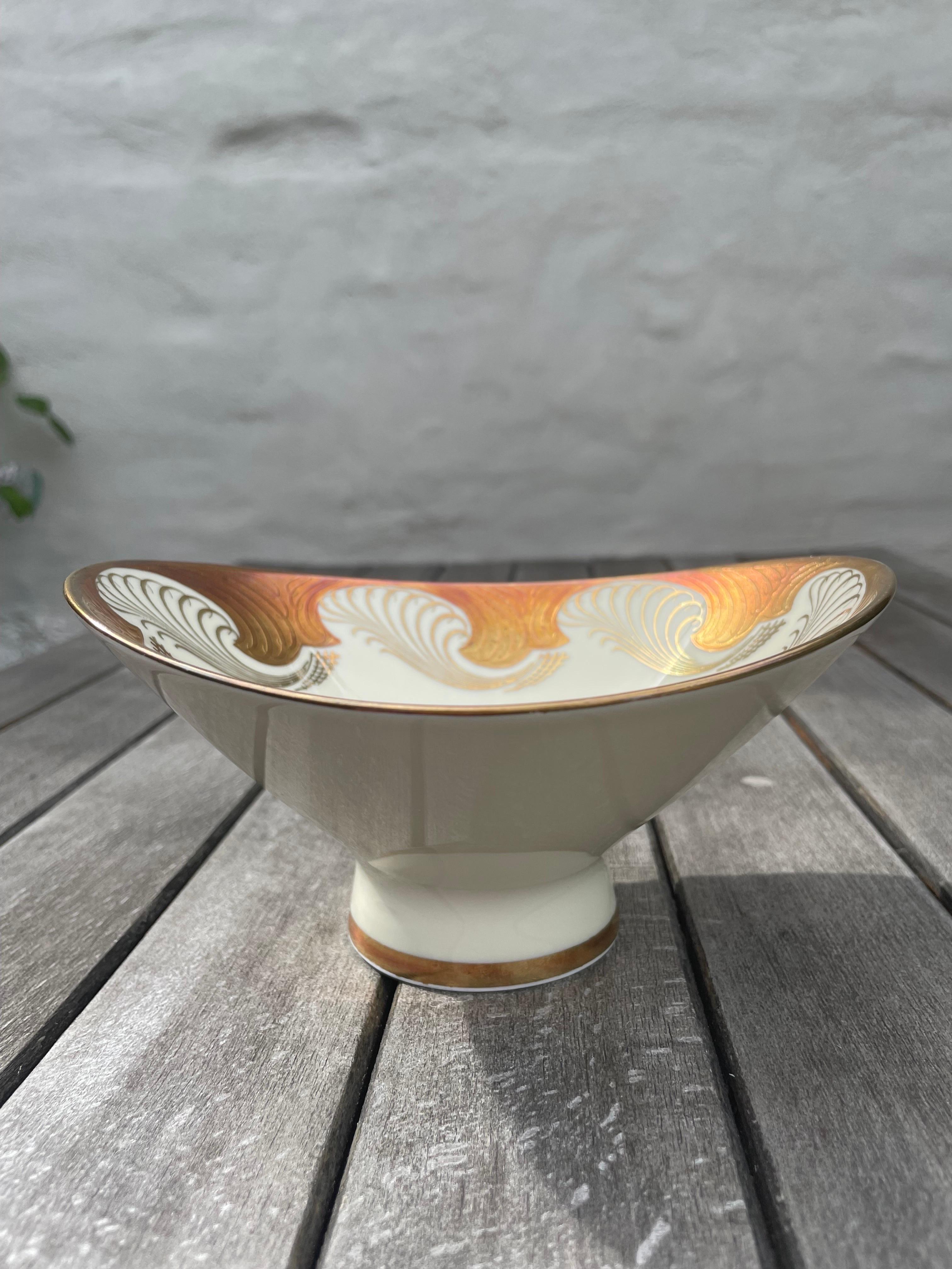 Hand-Crafted Alka Kunst Bavaria Oval Ivory White Golden Decorative Porcelain Bowl, 1960s For Sale