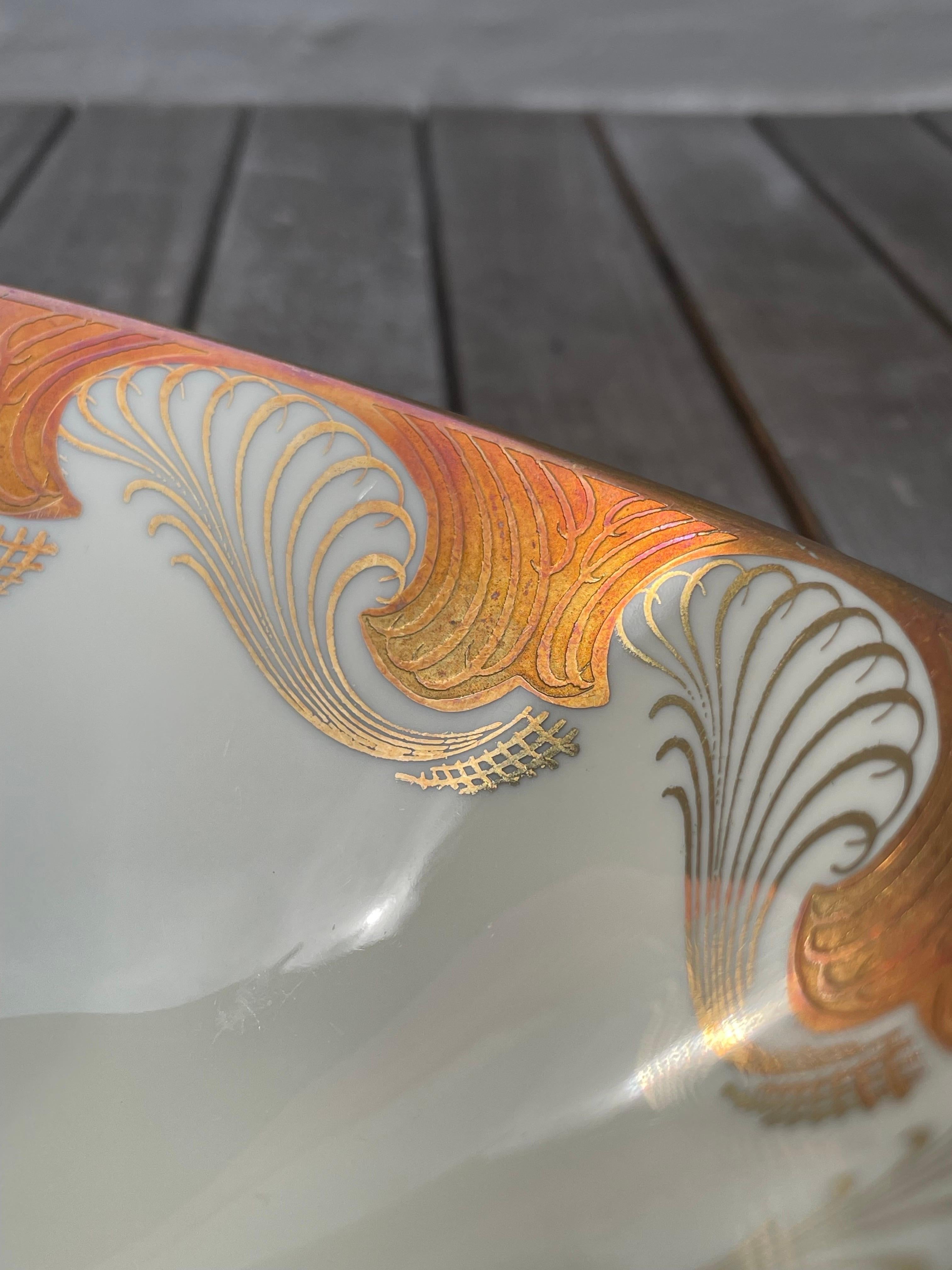Porcelaine Alka Kunst Bavaria, bol décoratif ovale en porcelaine ivoire, blanc et doré, années 1960 en vente