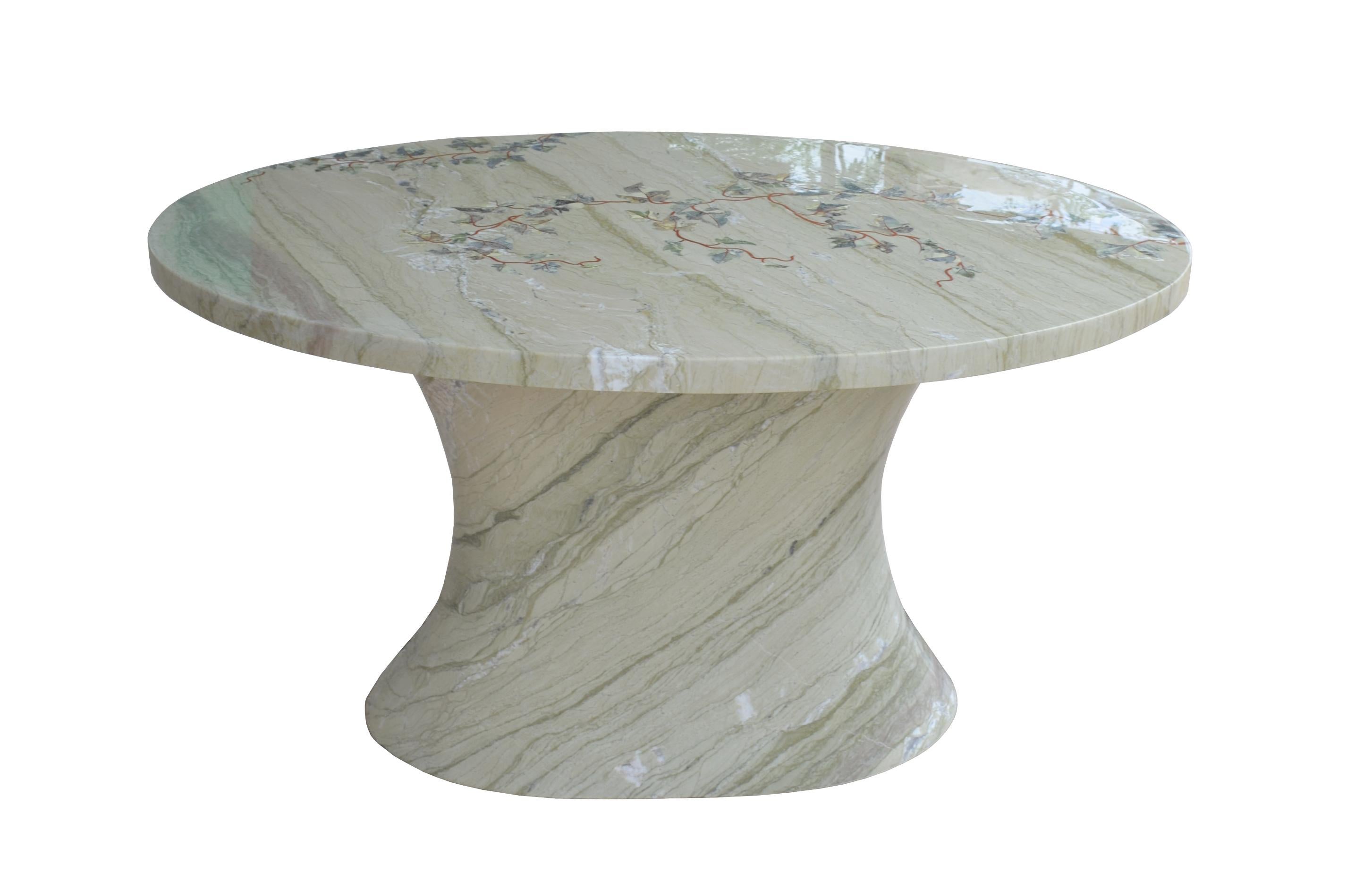 Autre Table de salle à manger ovale en lierre incrustée fabriquée à la main en Inde par Stephanie Odegard en vente