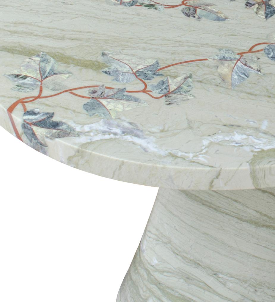 Ovaler Efeu-Esstisch mit Intarsien, handgefertigt in Indien von Stephanie Odegard im Zustand „Neu“ im Angebot in New York, NY