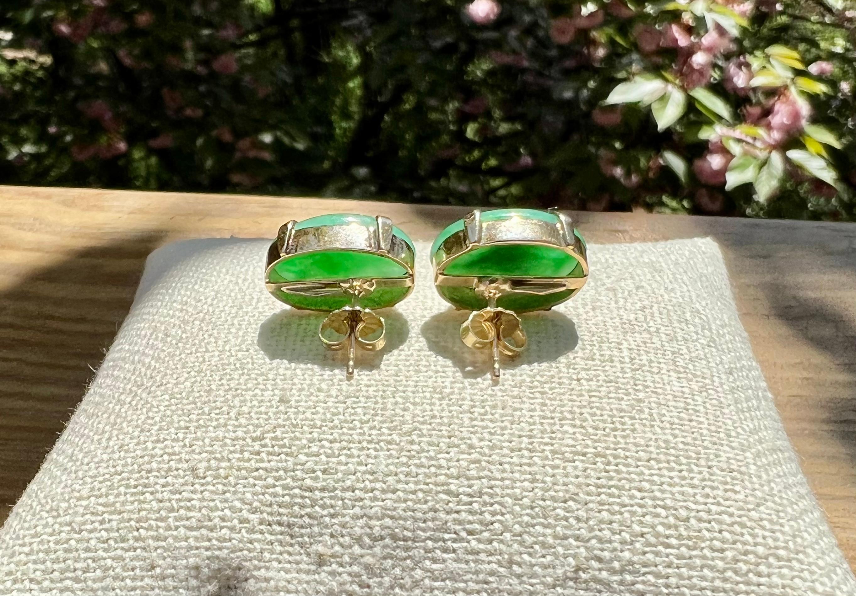 Modern Oval Jade Earrings in 14 Karat Yellow Gold