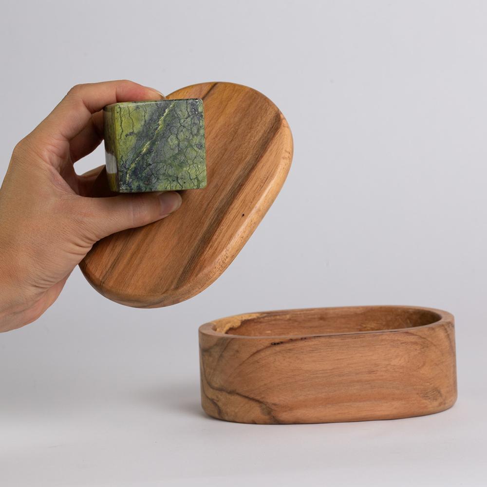 Oval Jewel box - Serpentine In New Condition For Sale In Pacasmayo, PE