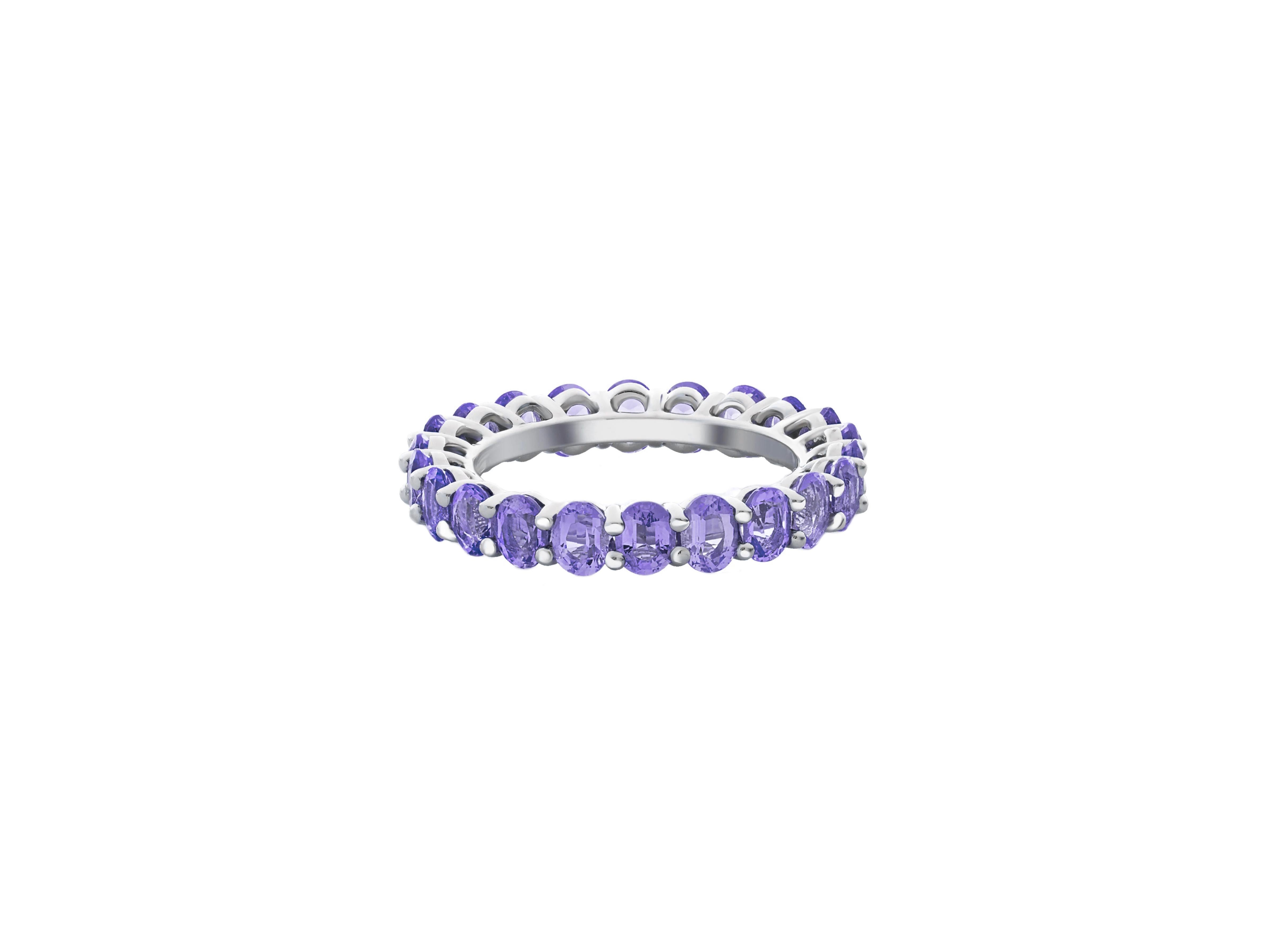 Ovaler Lab Amethyst-Ehering in voller Eternity. Violettes Labor Amethyst Ewigkeit 14k Gold Ring. Ehering mit Amethyst. Stapelbarer Ring mit violettem Edelstein. 

Metall: 14k Gold
Gewicht: 2,3 je nach Größe

Edelstein:
Labor-Amethyst: violette