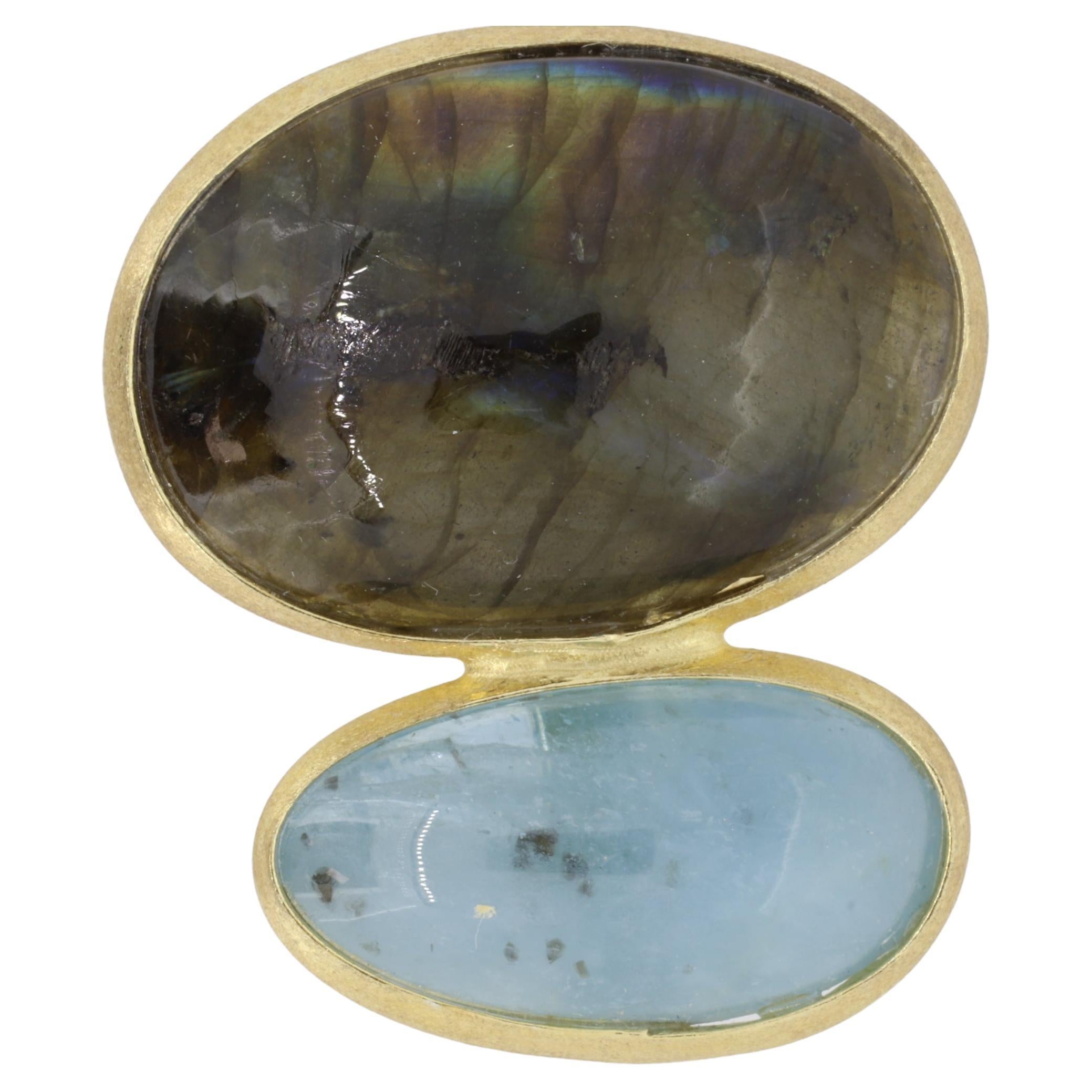 Anello da cocktail ovale di labradorite e acquamarina placcato in oro con fascia regolabile In condizioni Nuovo in vendita a GREAT NECK, NY