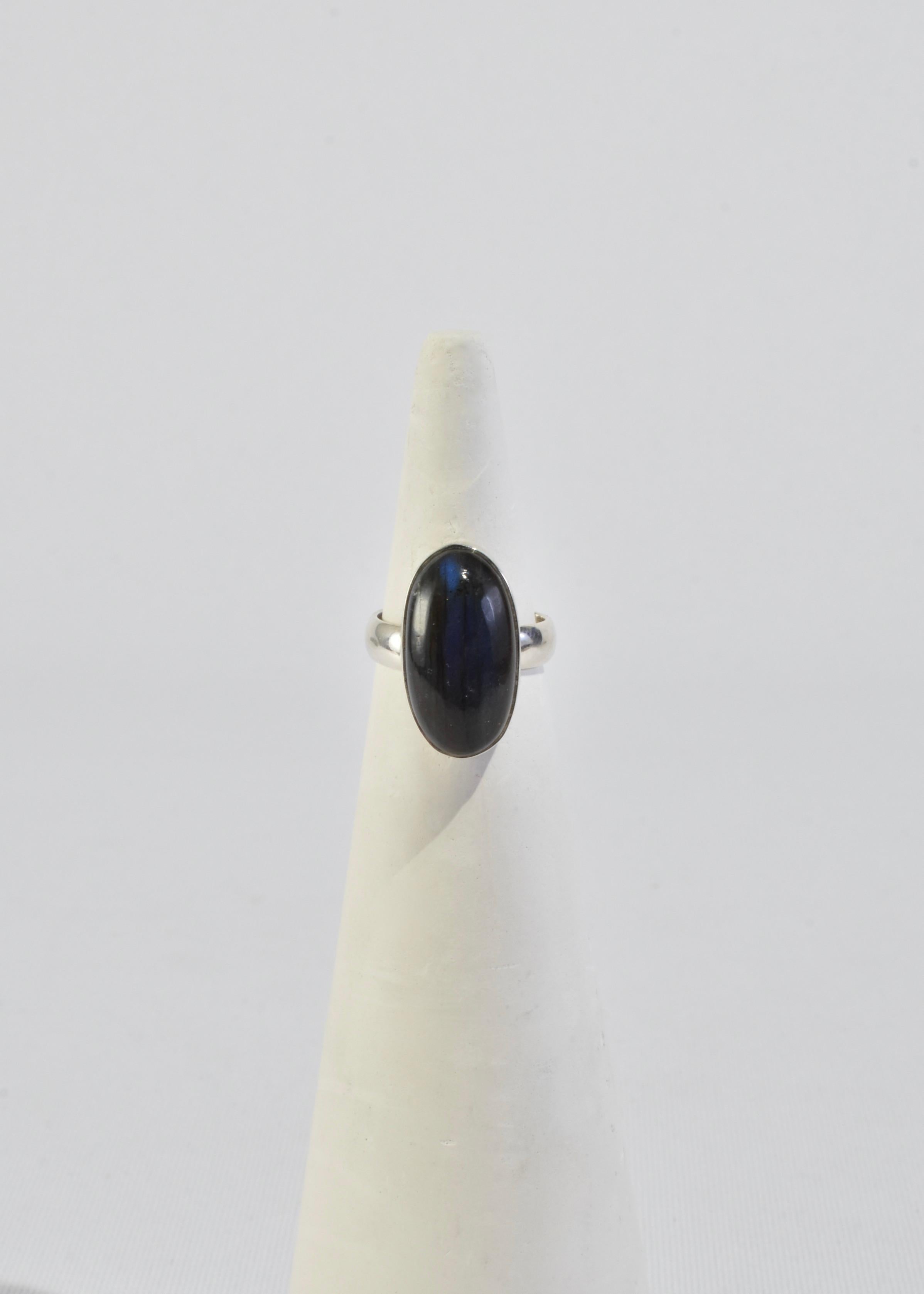 Women's or Men's Oval Labradorite Ring