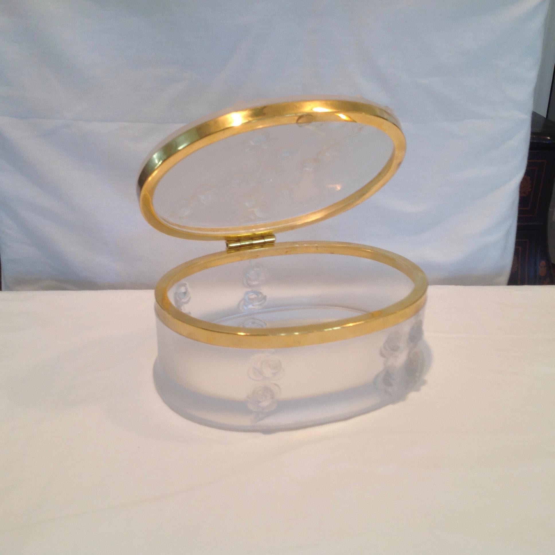 Oval Lalique Hinged Box with Gilt Metal Mounts 4