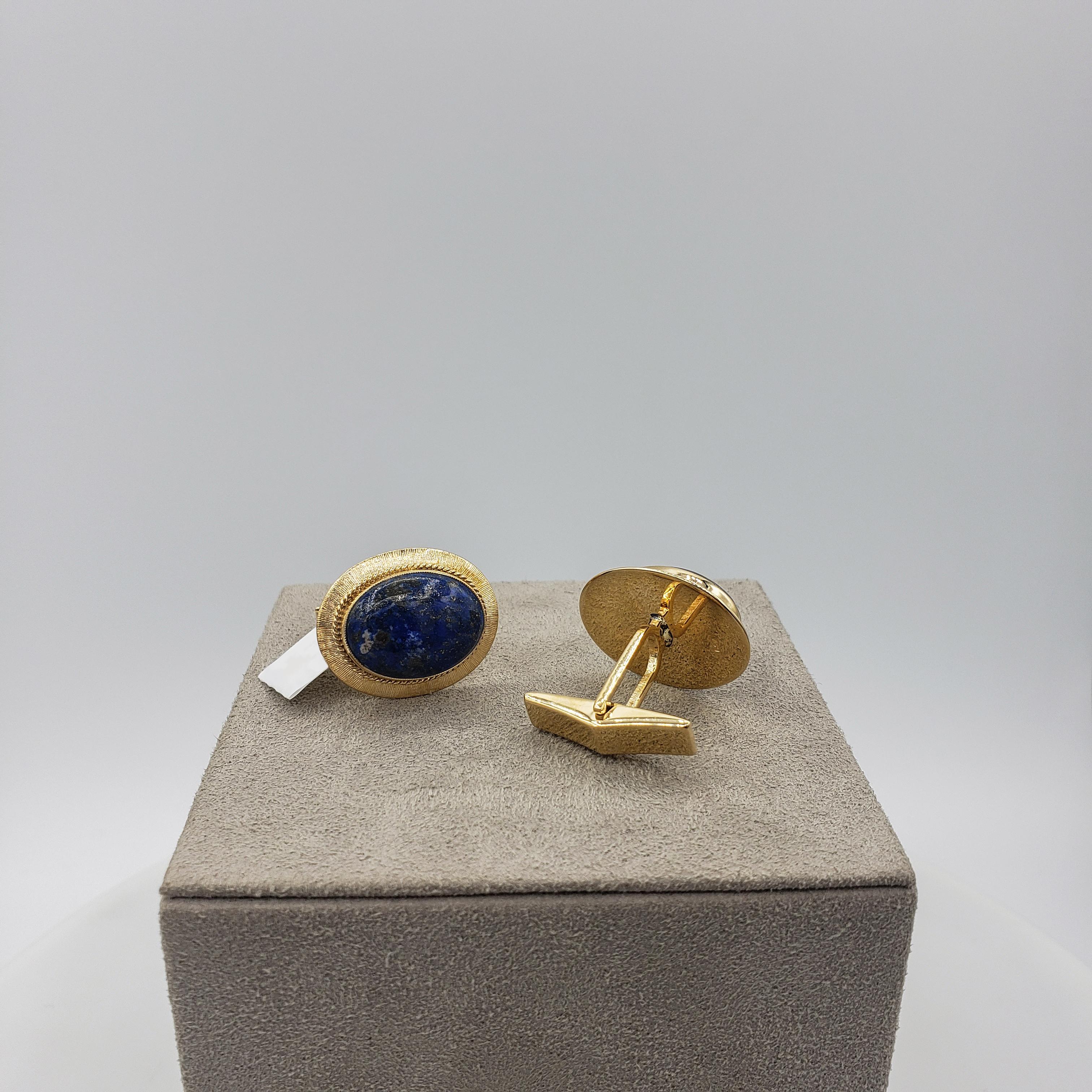 Boutons de manchette ovales en or jaune 14 carats et lapis-lazuli Excellent état - En vente à New York, NY