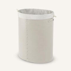 Cesto portabiancheria ovale in pelle ARPEA di Limac Design, stile moderno