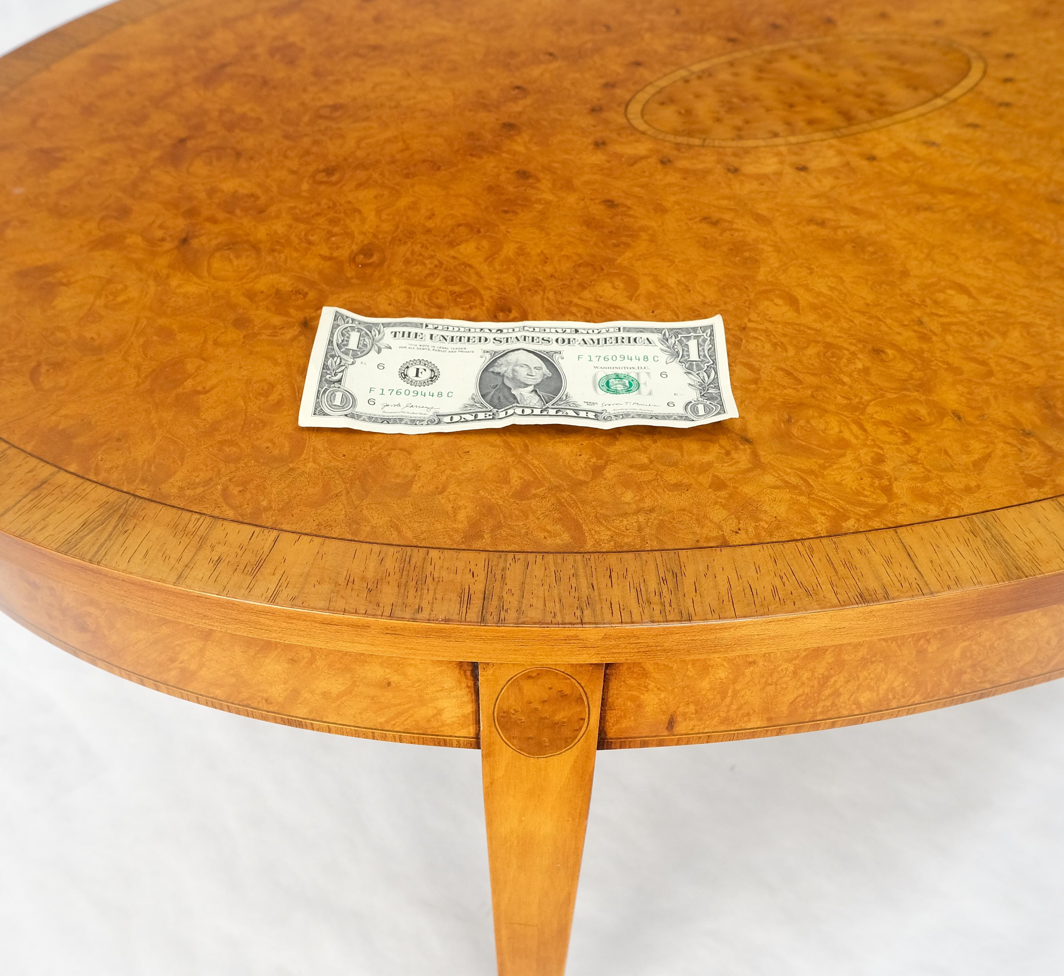 Table basse centrale de style fédéral ovale en ronce de bois claire incrustée MINT ! en vente 2