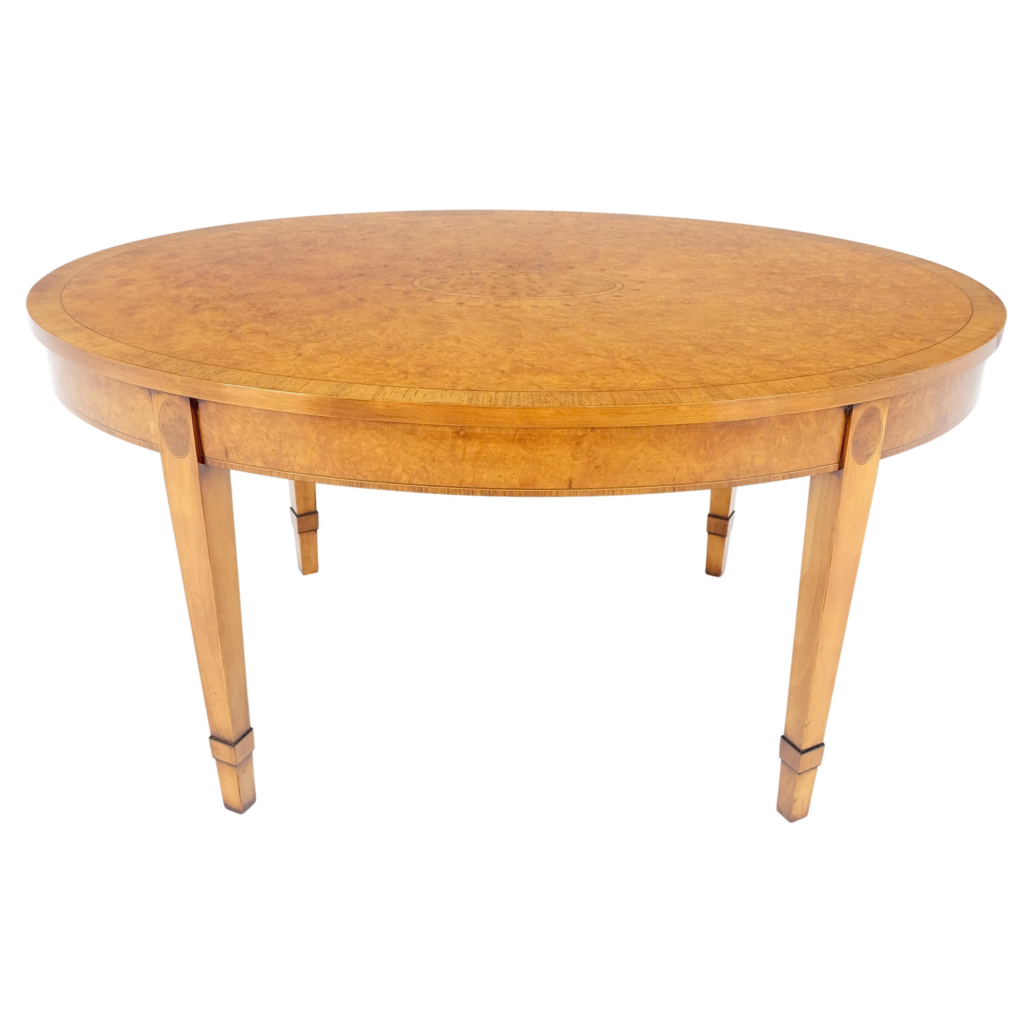 Table basse centrale de style fédéral ovale en ronce de bois claire incrustée MINT ! en vente