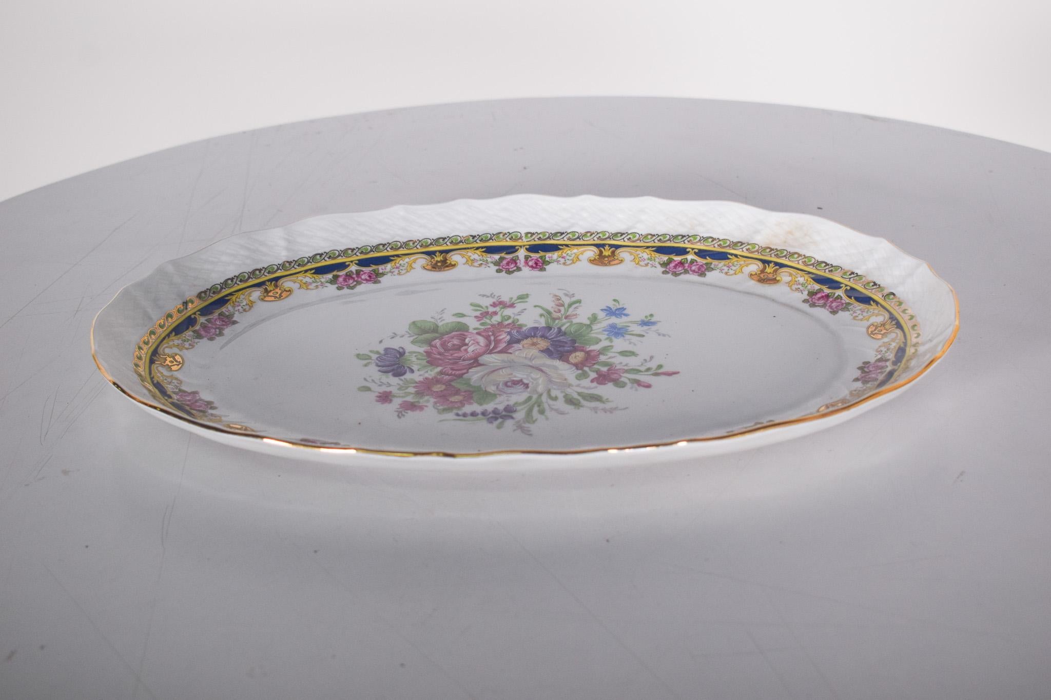 20ième siècle Plat de service ovale en porcelaine de Limoges, Portugal en vente