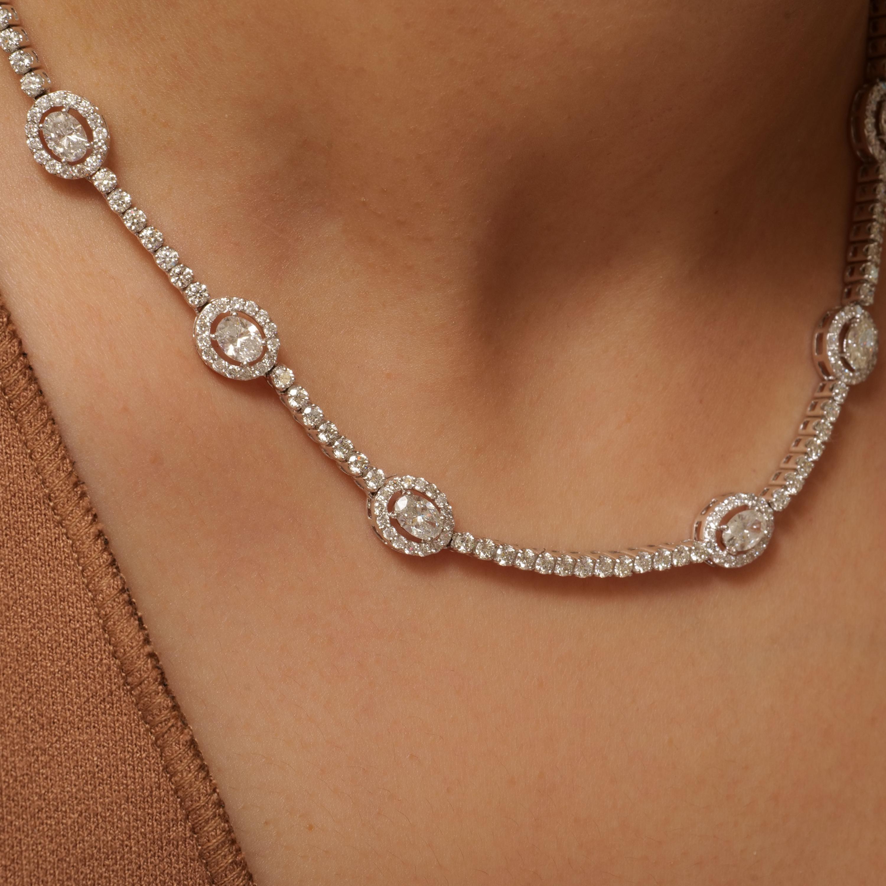 Collana Tennis con diamanti aureolati a maglie ovali in oro massiccio 14k (certificato) In condizioni Nuovo in vendita a New Delhi, DL