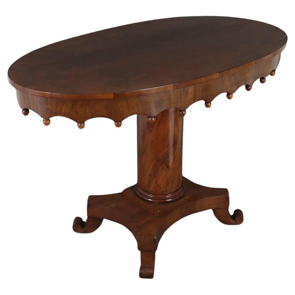 Table d'appoint ovale en acajou vers 1850 en vente