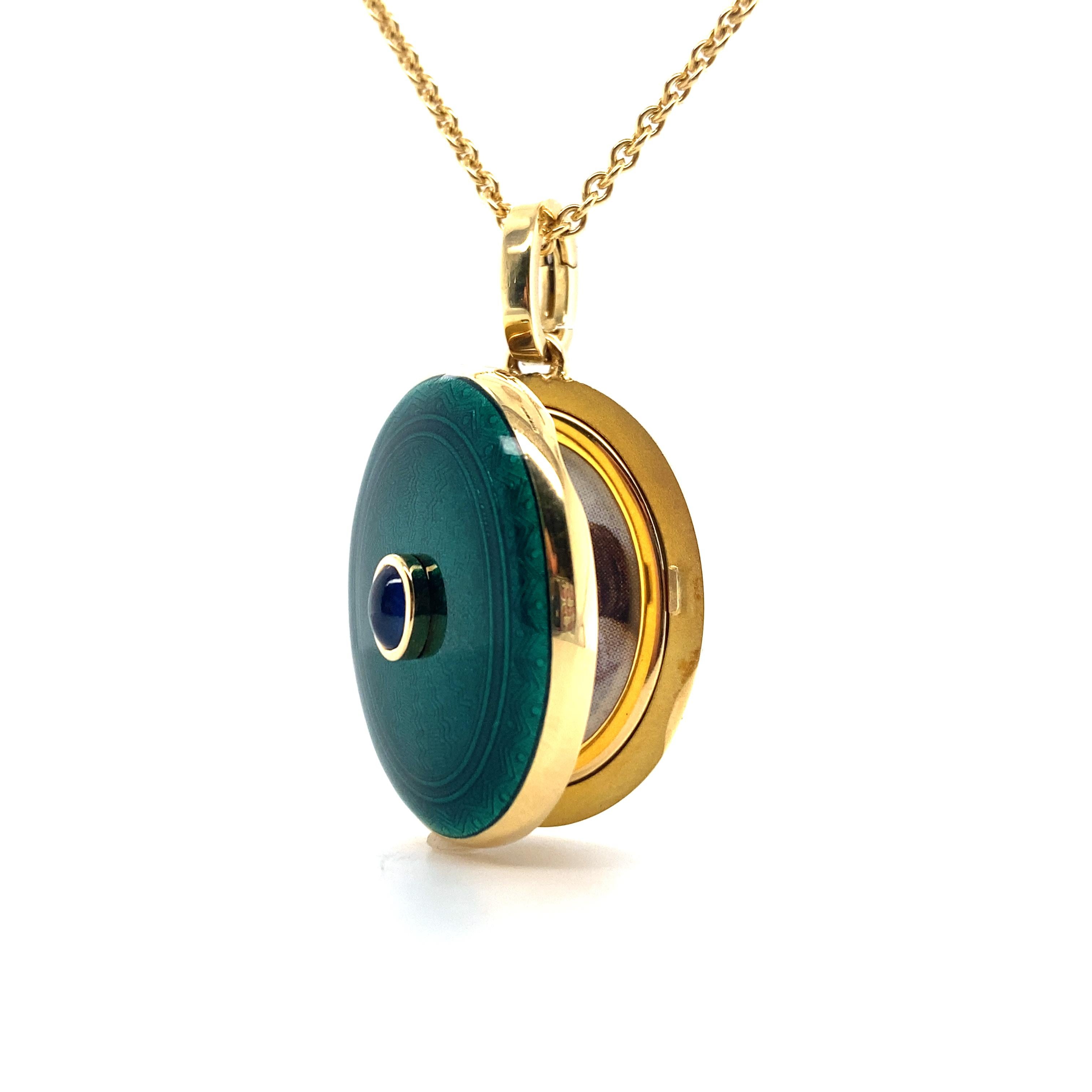 Oval Locket Pendant 18k Yellow Gold Green Vitreous Enamel Blue Sapphire Cabochon For Sale 3