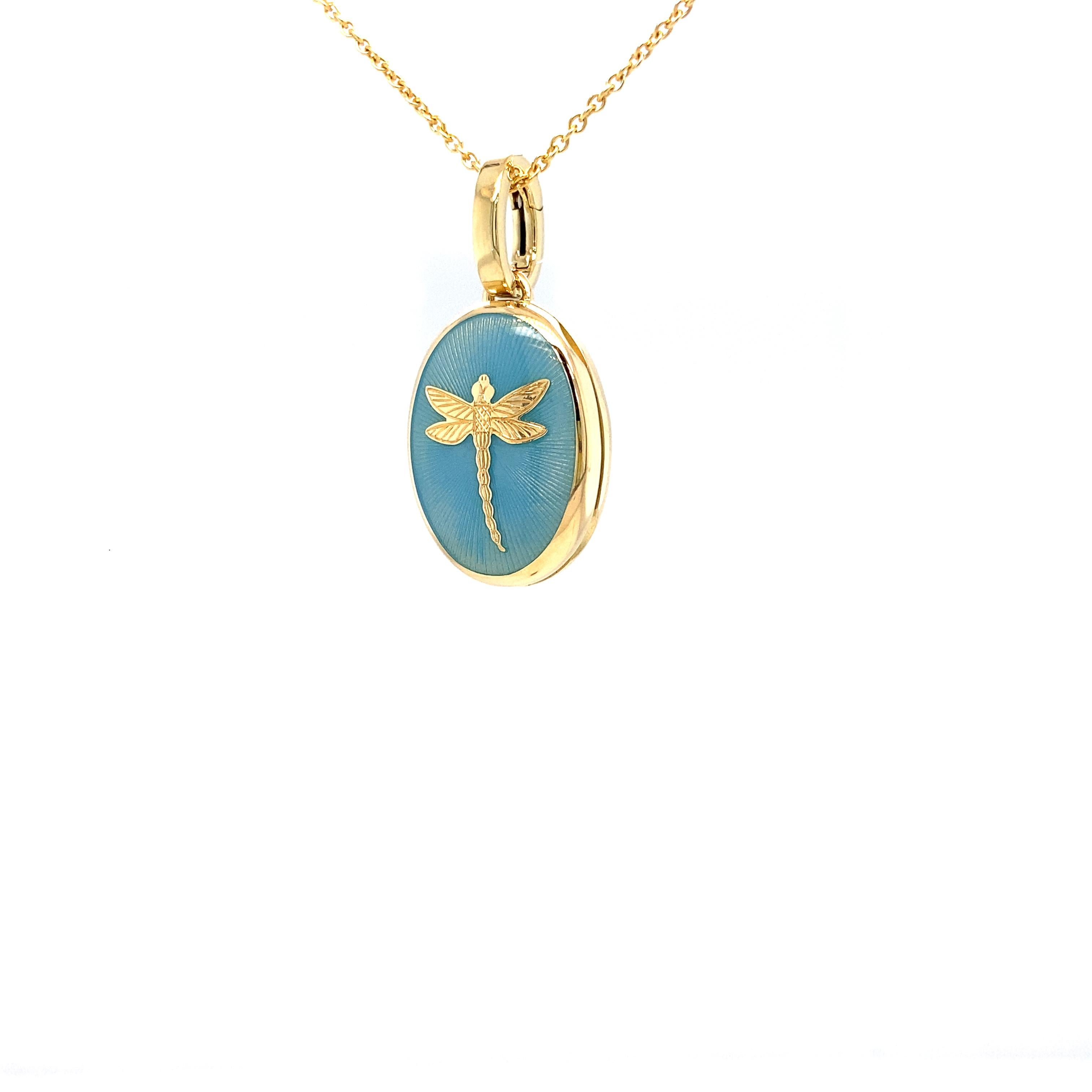 Oval Locket Pendant Dragonfly 18k Yellow Gold Opalescent Turquoise Enamel For Sale 2