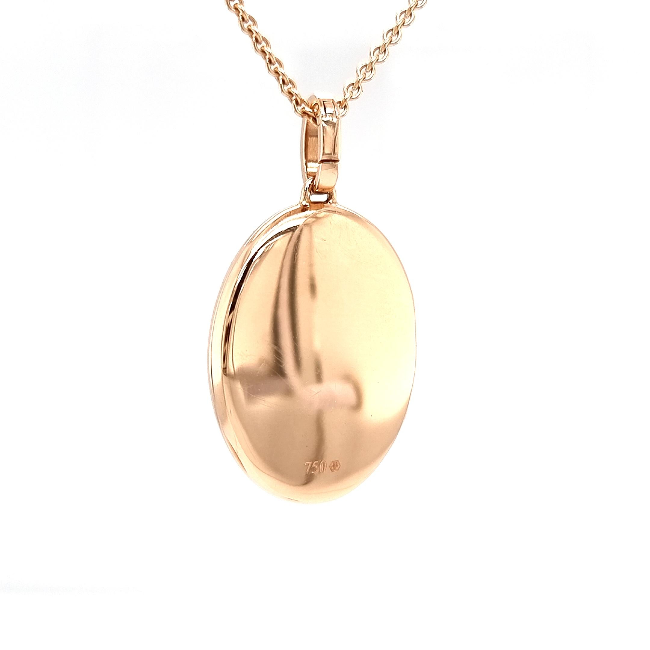Contemporary Oval Locket Pendant Necklace - 18k Rose Gold - 1 Diamond 0.10 ct H VS Pink Pearl For Sale