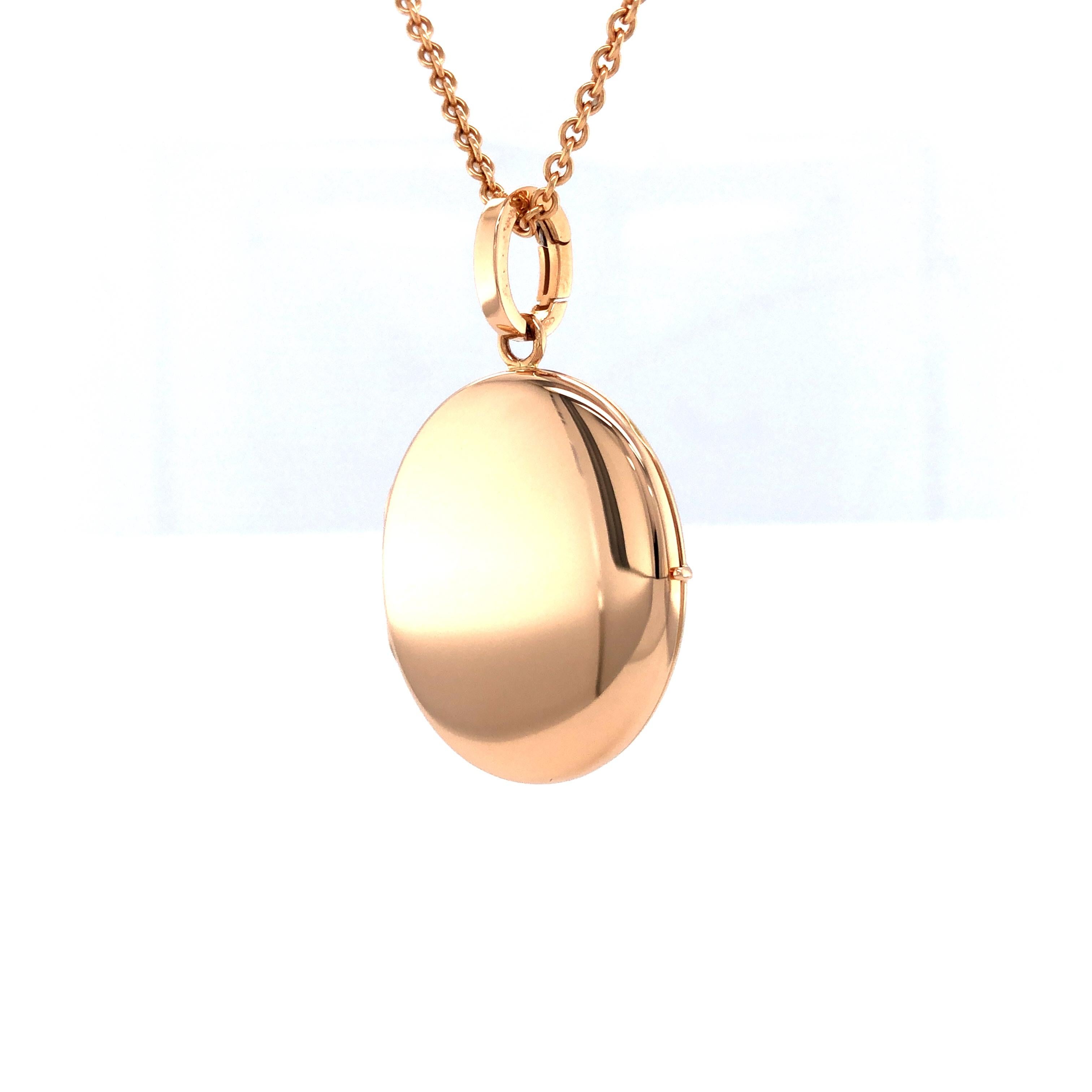 Collier médaillon ovale, or rose 18 carats en vente