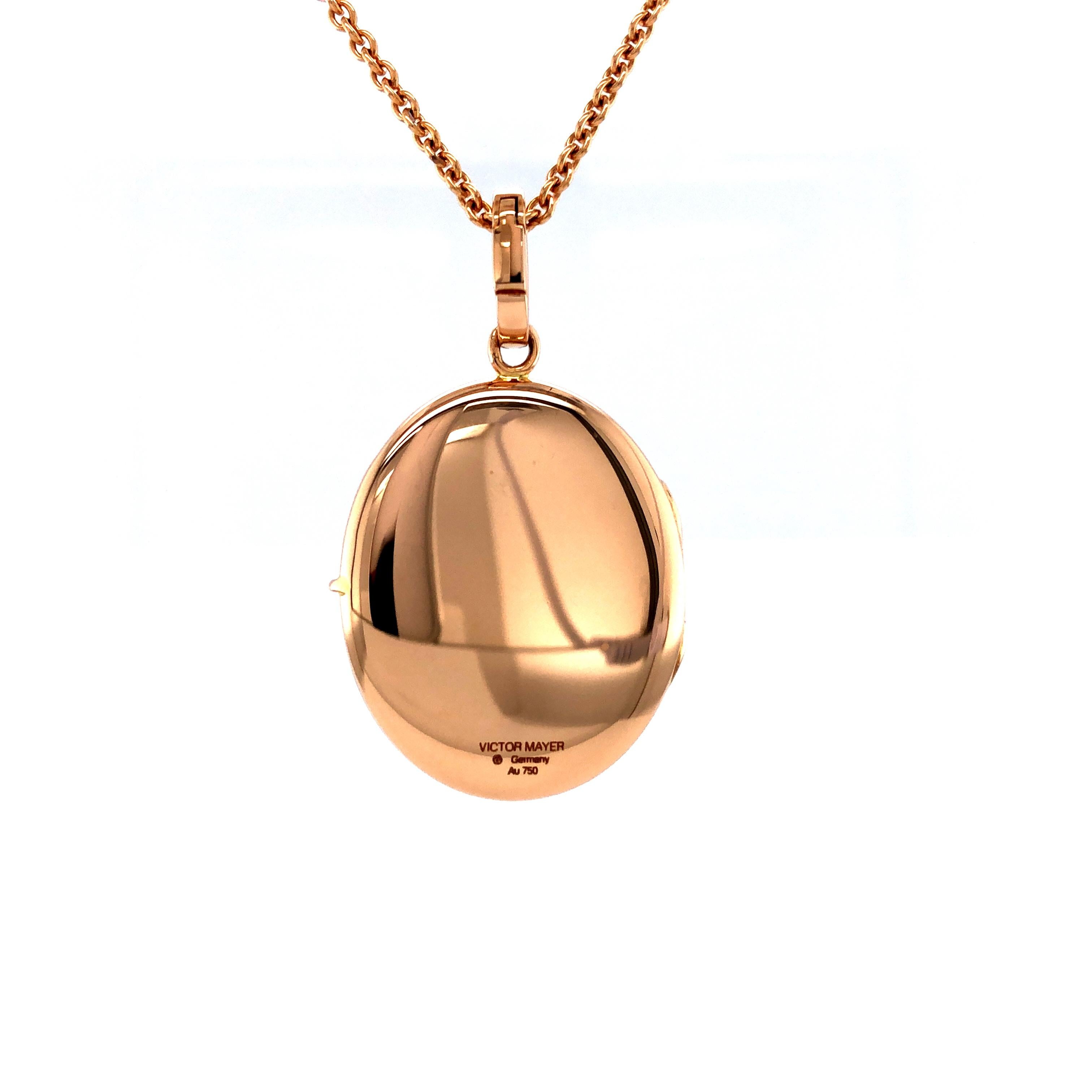 Oval Locket Pendant Necklace, 18k Rose Gold For Sale 1