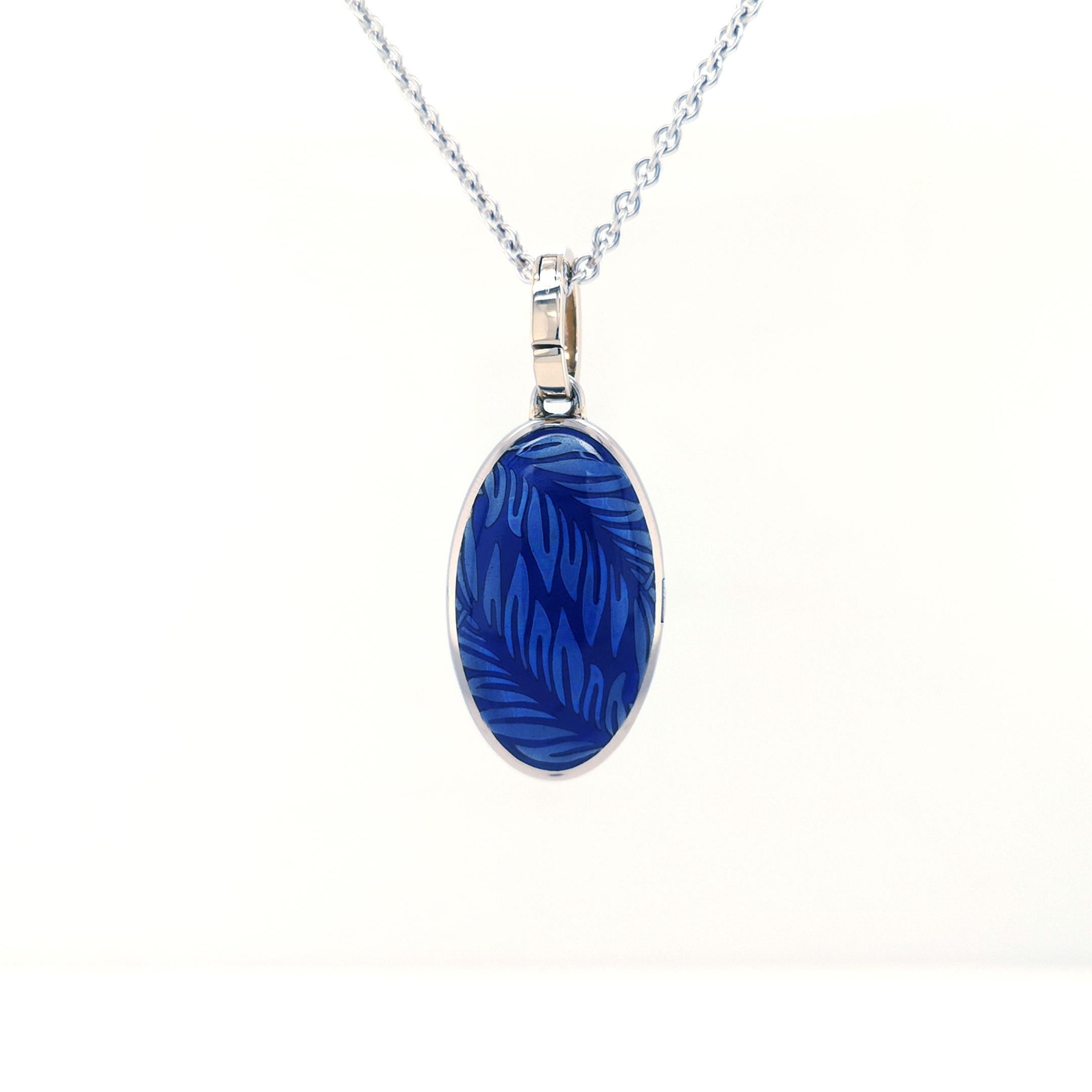 Oval Locket Pendant Necklace 18k White Gold Blue Vitreous Enamel 3 Diamonds  For Sale 3