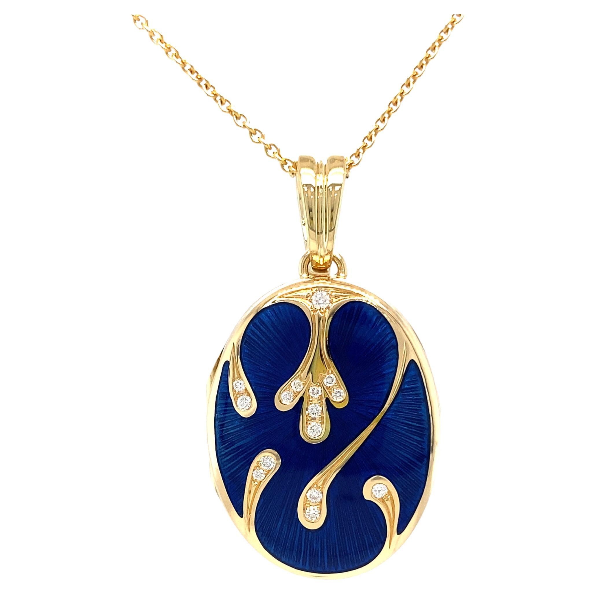 Collier pendentif médaillon ovale en or jaune 18 carats et émail bleu avec 15 diamants 0,16 carat en vente