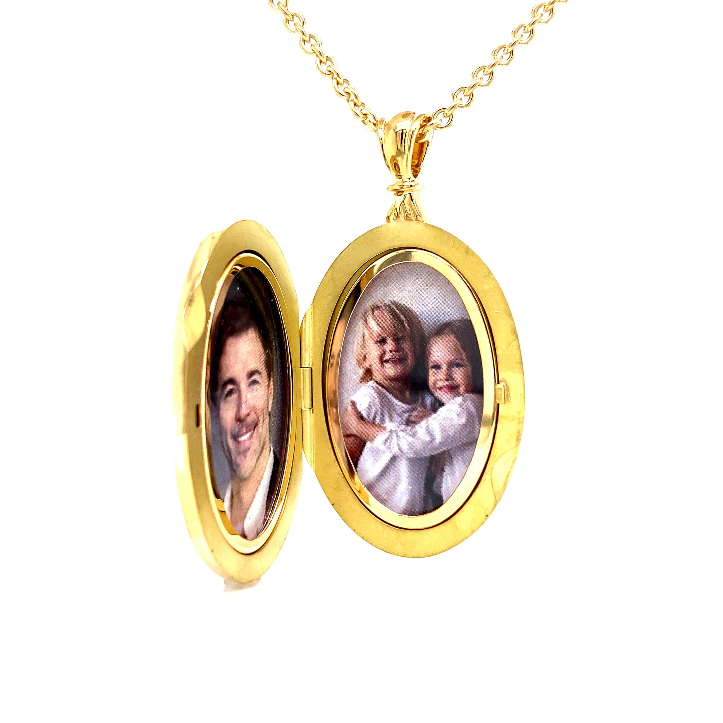 Collier pendentif médaillon ovale en or jaune 18 carats, émail bleu et 25 diamants 0,19 carat en vente 7