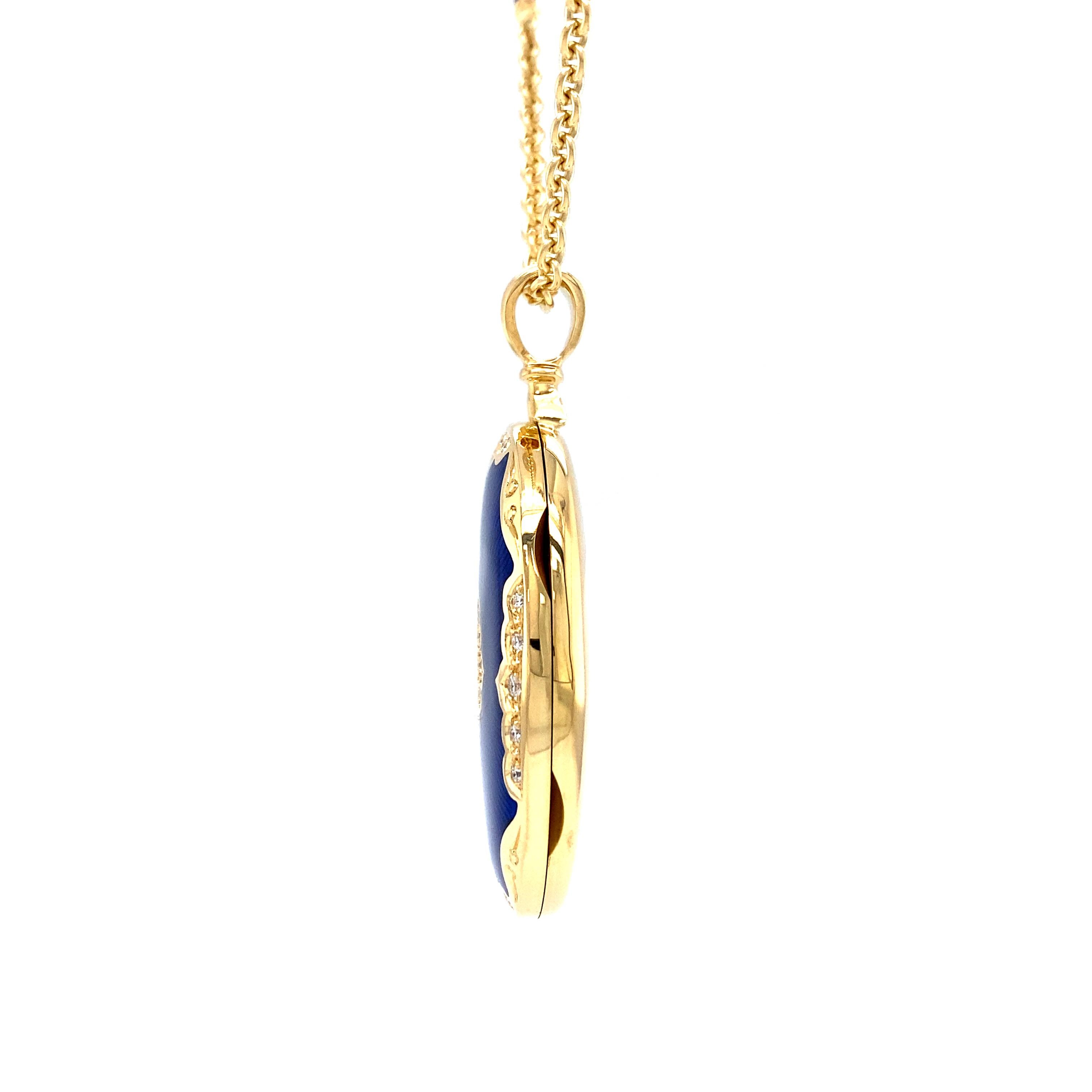 Collier pendentif médaillon ovale en or jaune 18 carats, émail bleu et 25 diamants 0,19 carat en vente 3