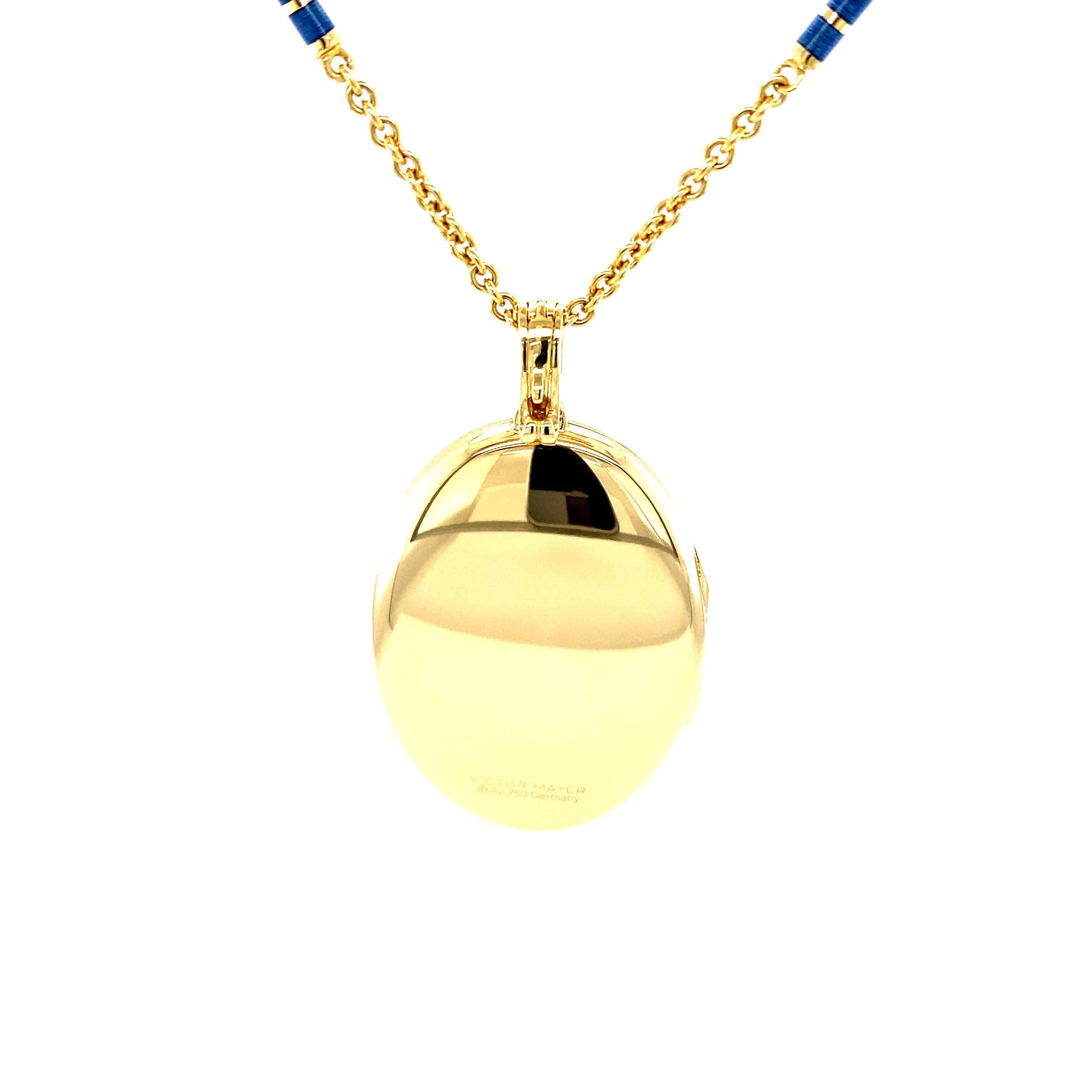 Oval Locket Pendant Necklace and Enamel Link Chain 18k Yellow Gold For Sale 2
