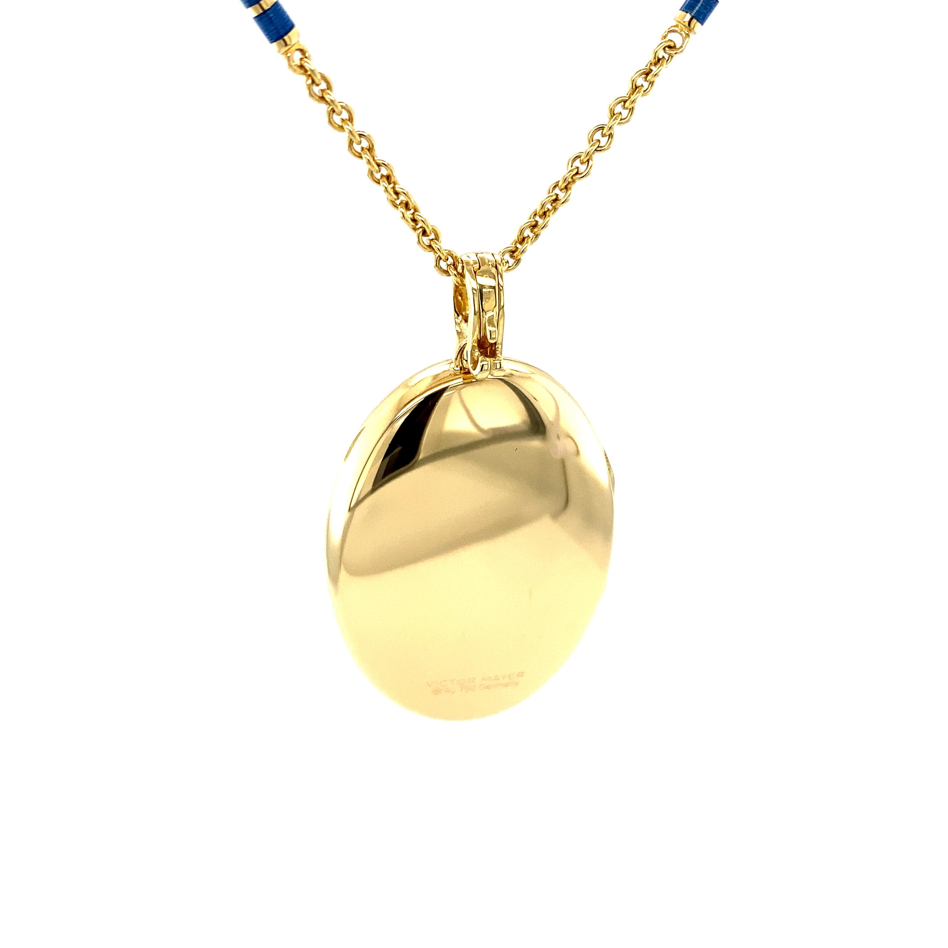 Oval Locket Pendant Necklace and Enamel Link Chain 18k Yellow Gold For Sale 3