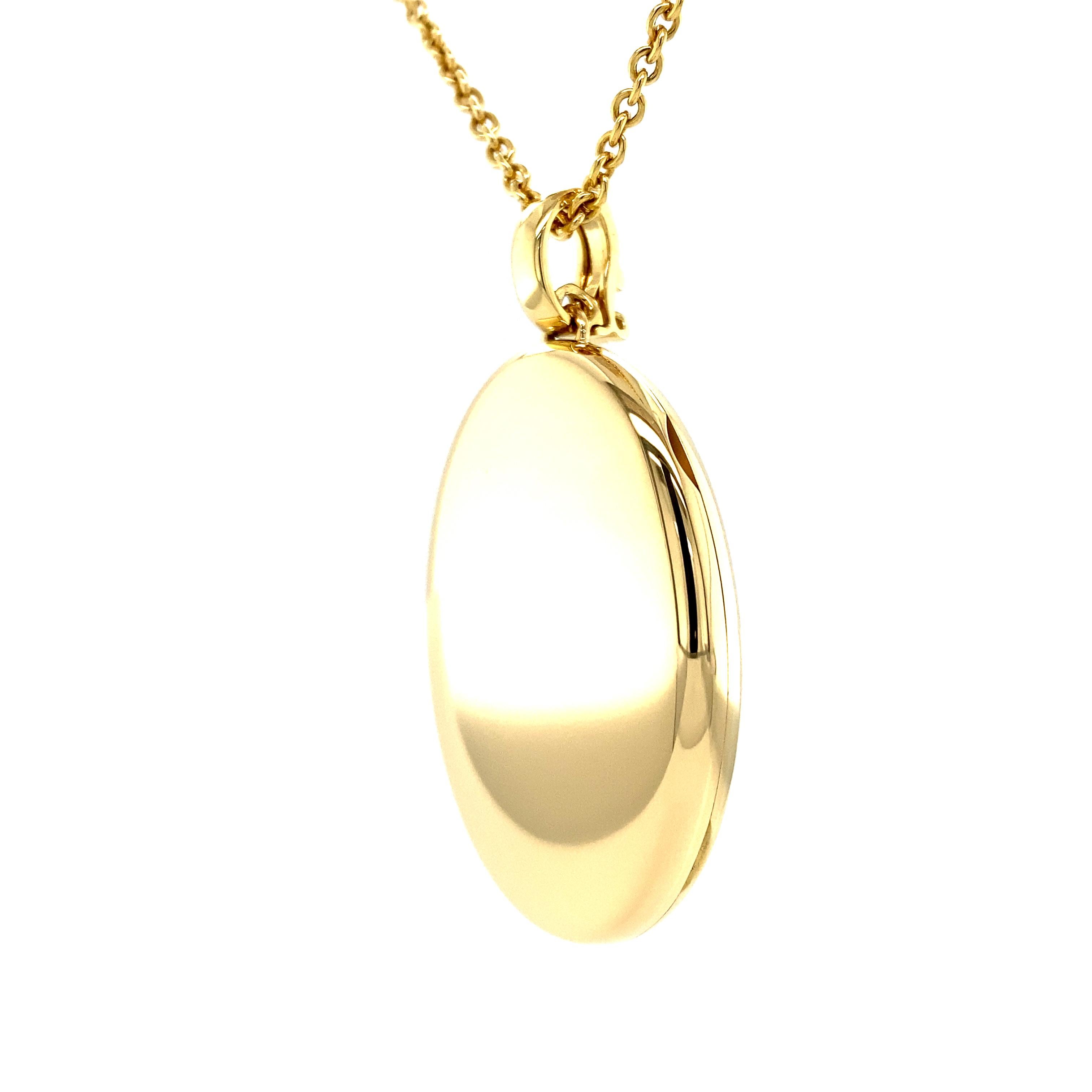 Oval Locket Pendant Necklace and Enamel Link Chain 18k Yellow Gold For Sale 5