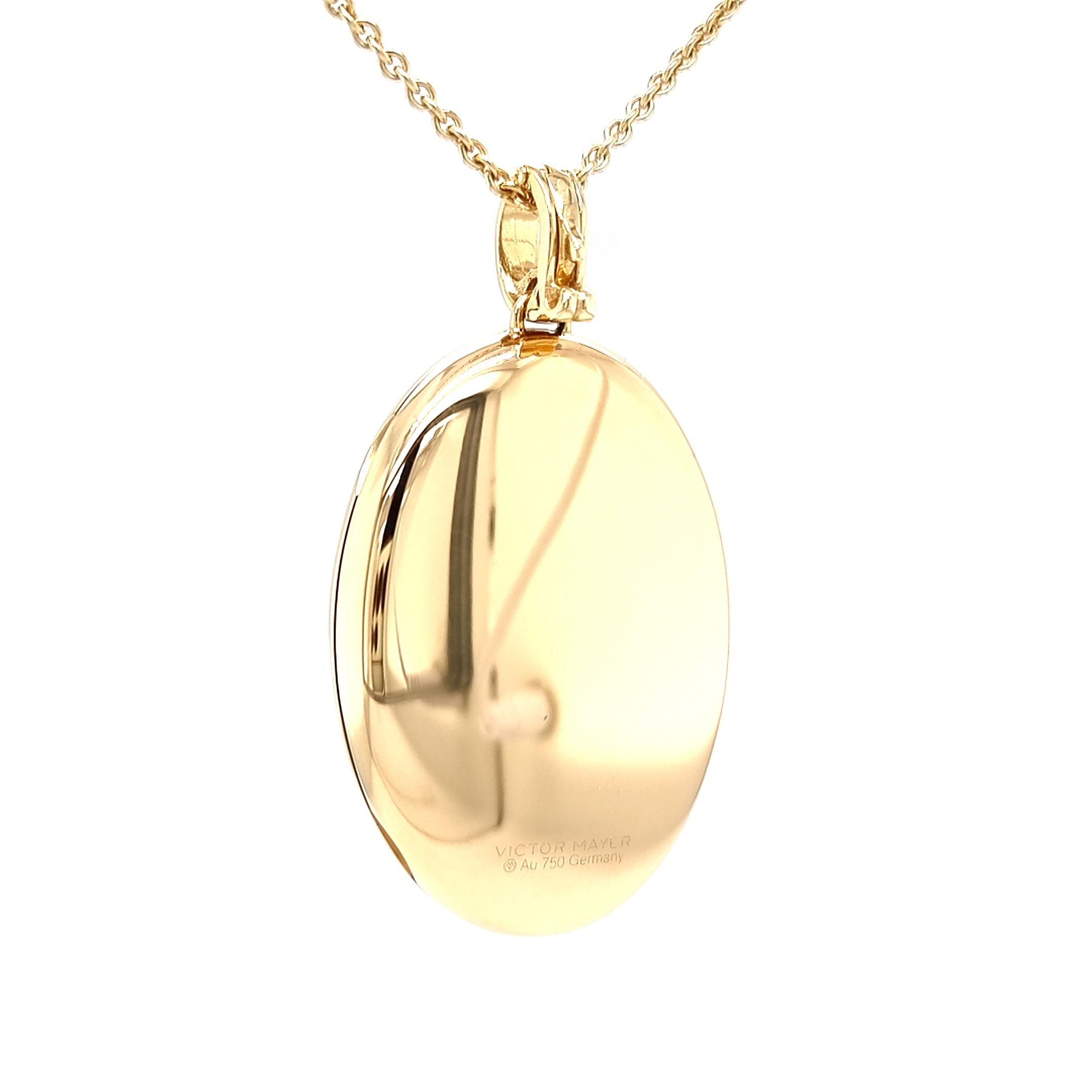 Collier pendentif médaillon ovale et chaîne à maillons en or jaune 18 carats et émail Pour femmes en vente