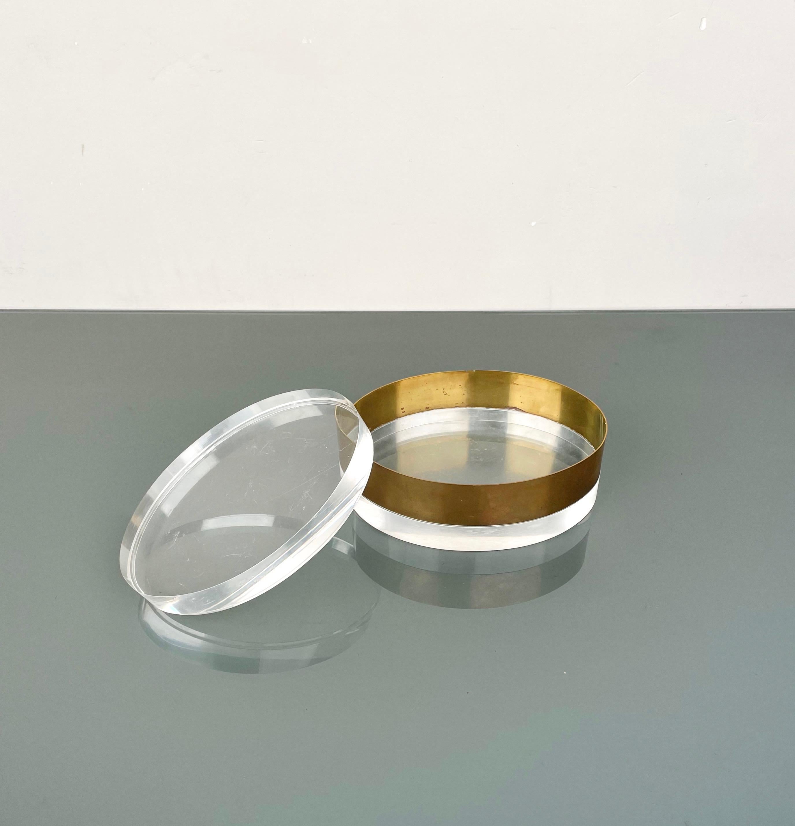 Oval Lucite and Brass Decorative Box, Italy, 1970s For Sale 1