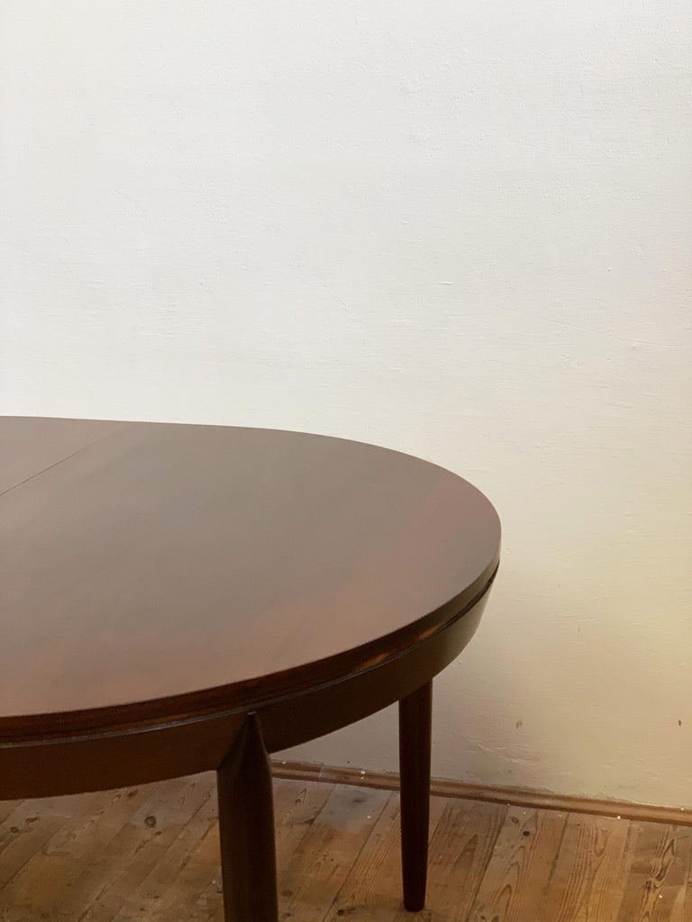 Oval Mahogany-Colored Mid-Century Modern Extendable Dining ...