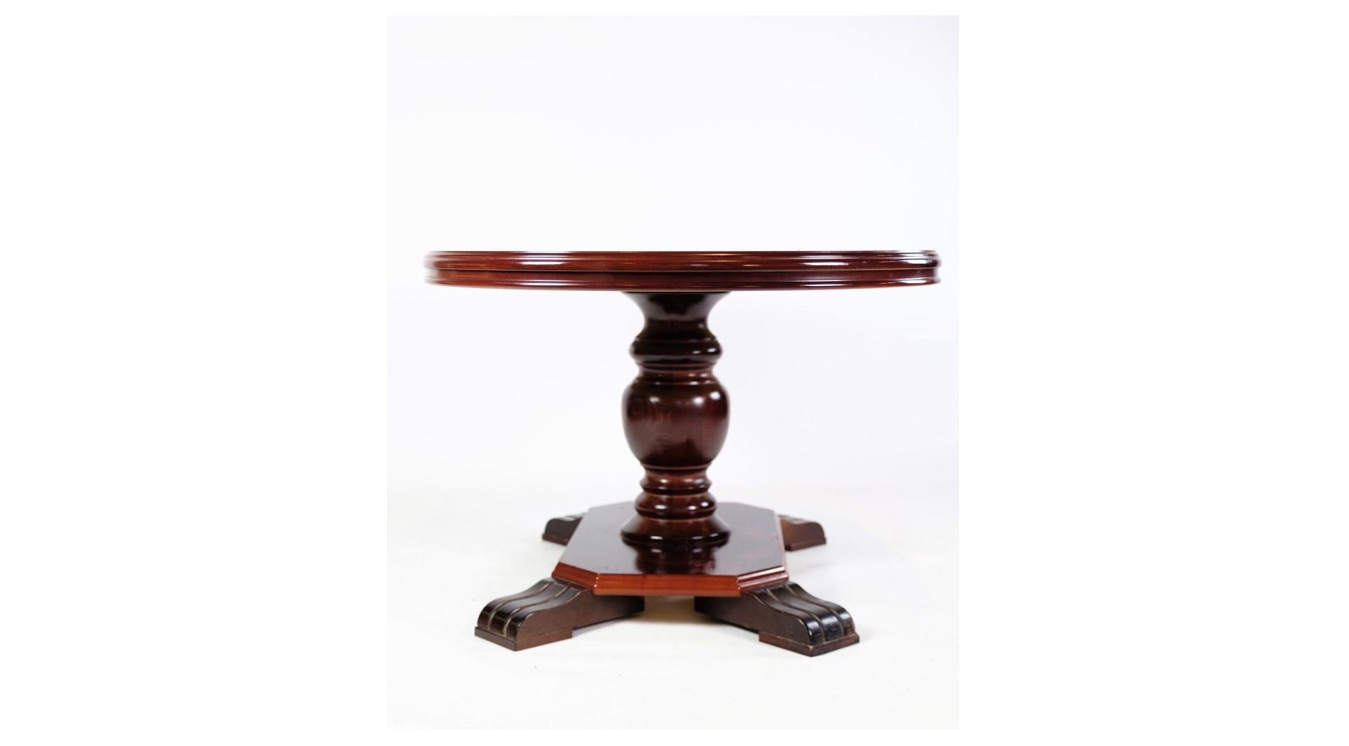 Oval Mahogany Coffee Table from Around the 1930s 2