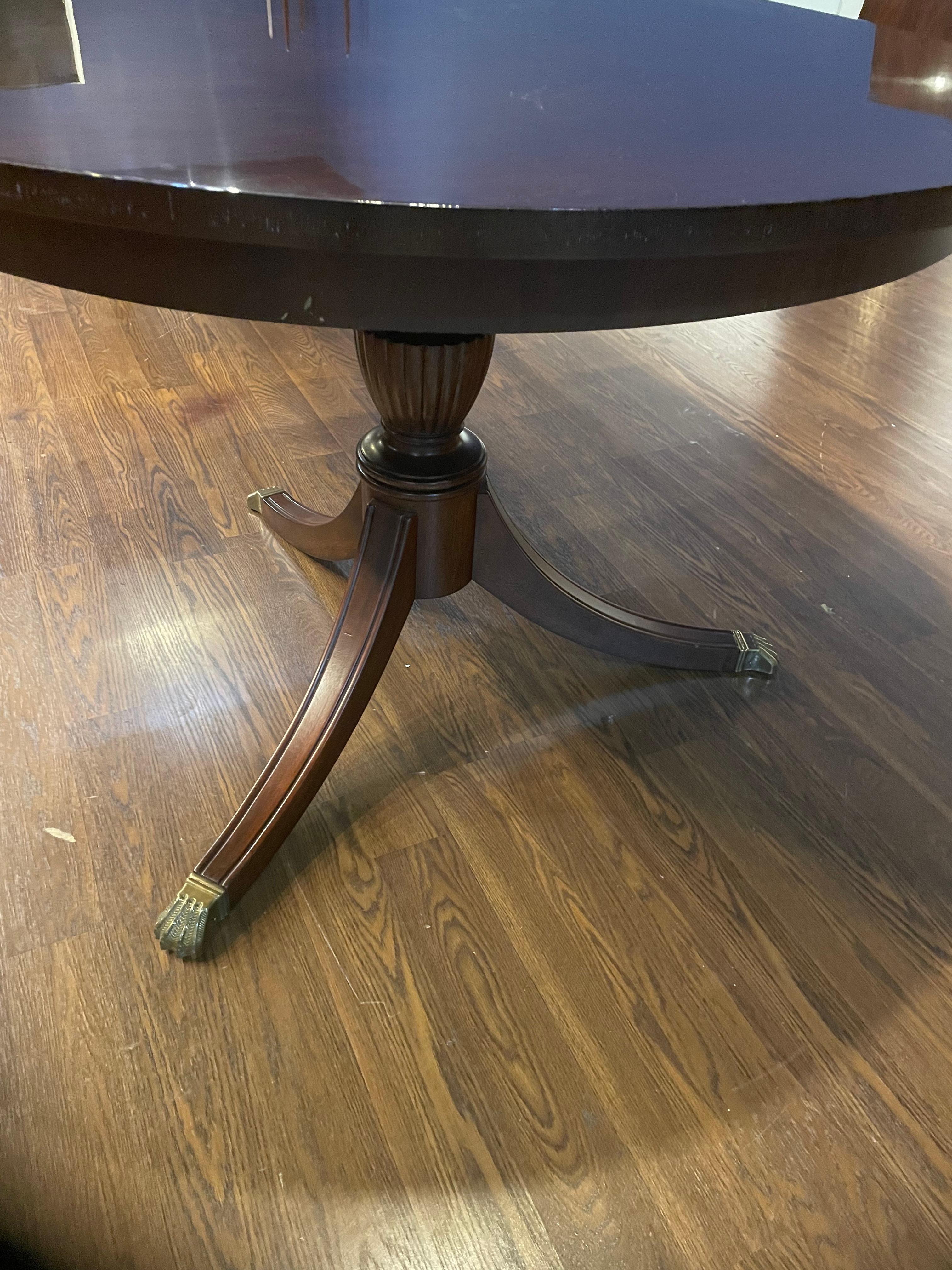 Table de salle à manger ovale à double piédestal en acajou de Leighton Hall, fabriquée sur commande en vente 10
