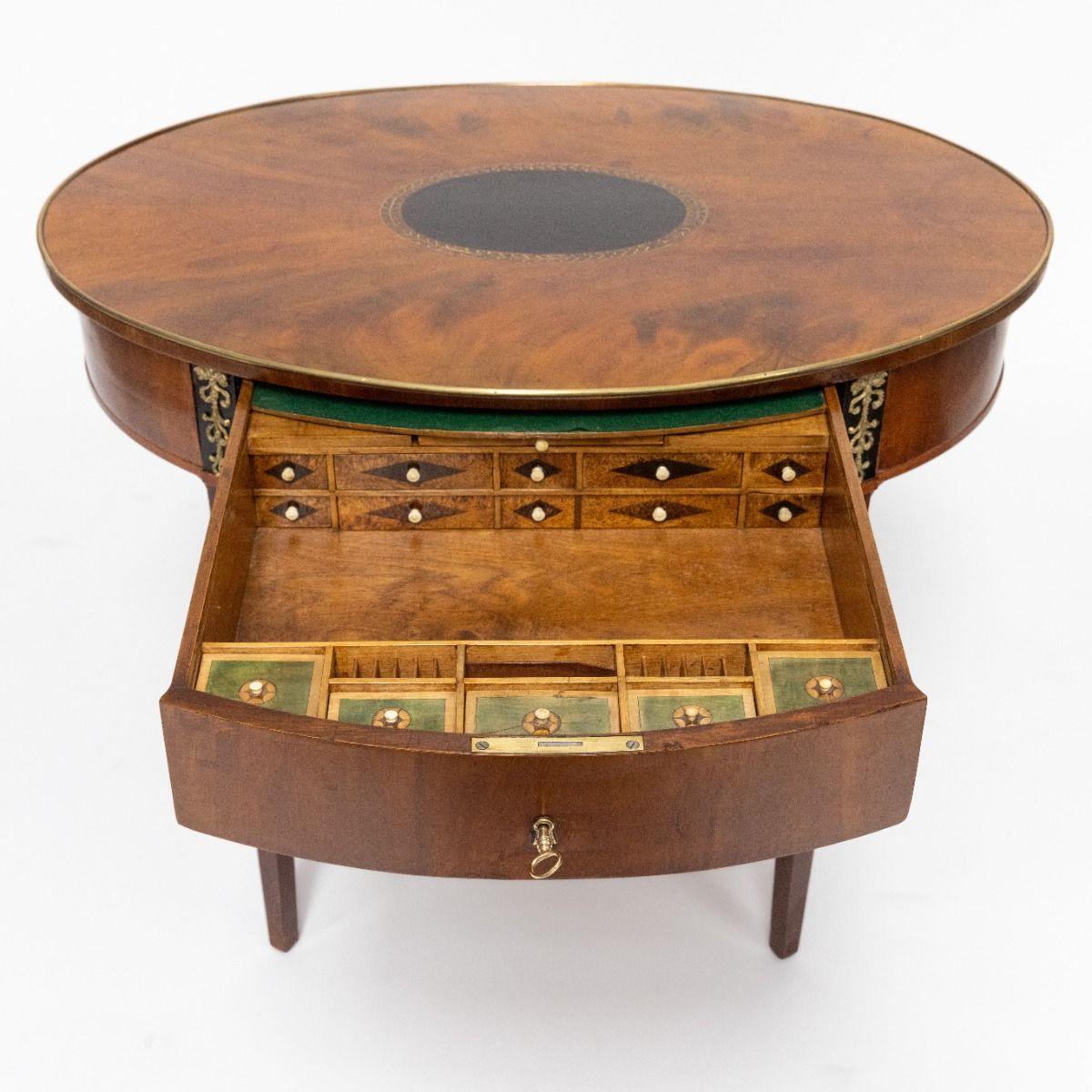 Oval Mahogany Sewing Table with Gilded Bronze Inlays and Secret Compartments In Good Condition In Kastrup, DK